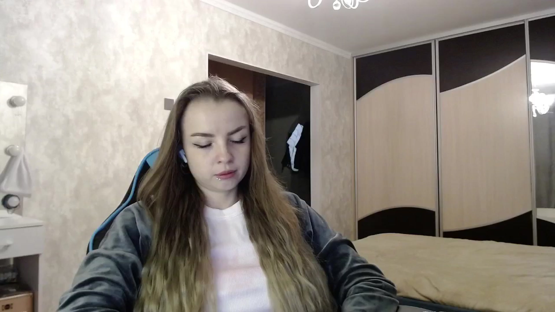 Gallery image thumbnail from Lio_noy's myfreecams stream on, 05/17/2025, 23:38 image 20 of 20