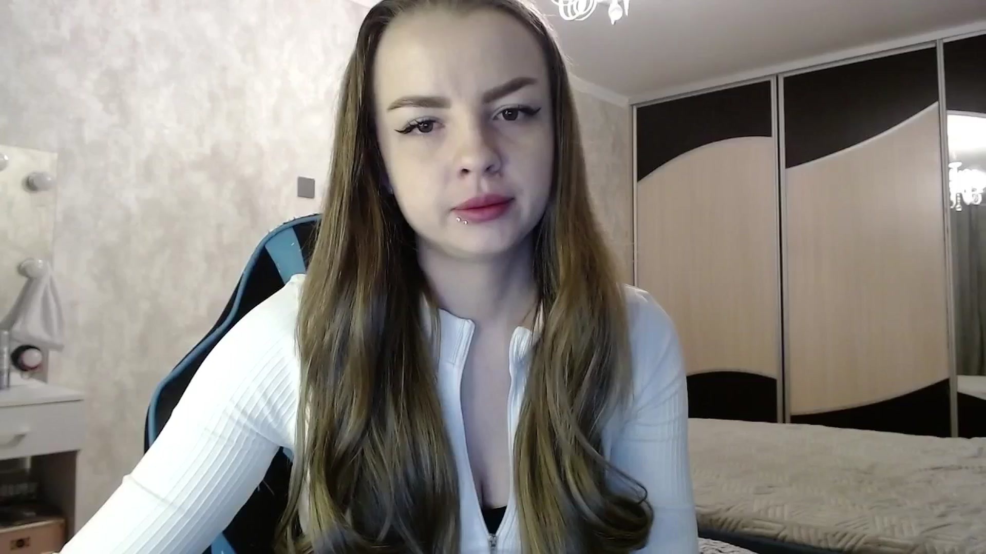 Gallery image thumbnail from Lio_noy's myfreecams stream on, 05/21/2025, 22:29 image 13 of 20
