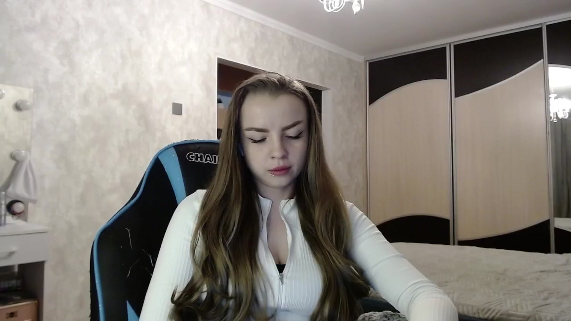 Gallery image thumbnail from Lio_noy's myfreecams stream on, 05/21/2025, 22:29 image 10 of 20