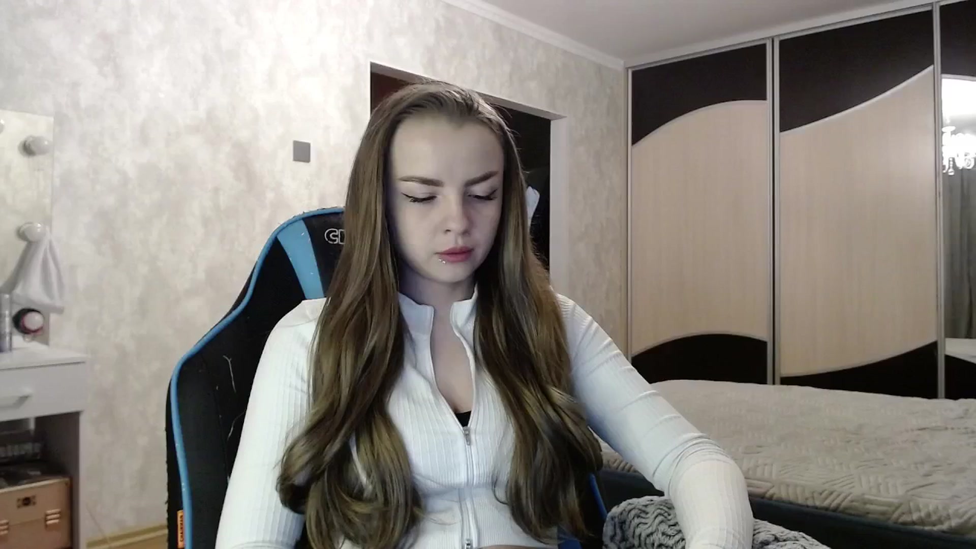 Gallery image thumbnail from Lio_noy's myfreecams stream on, 05/21/2025, 22:29 image 4 of 20