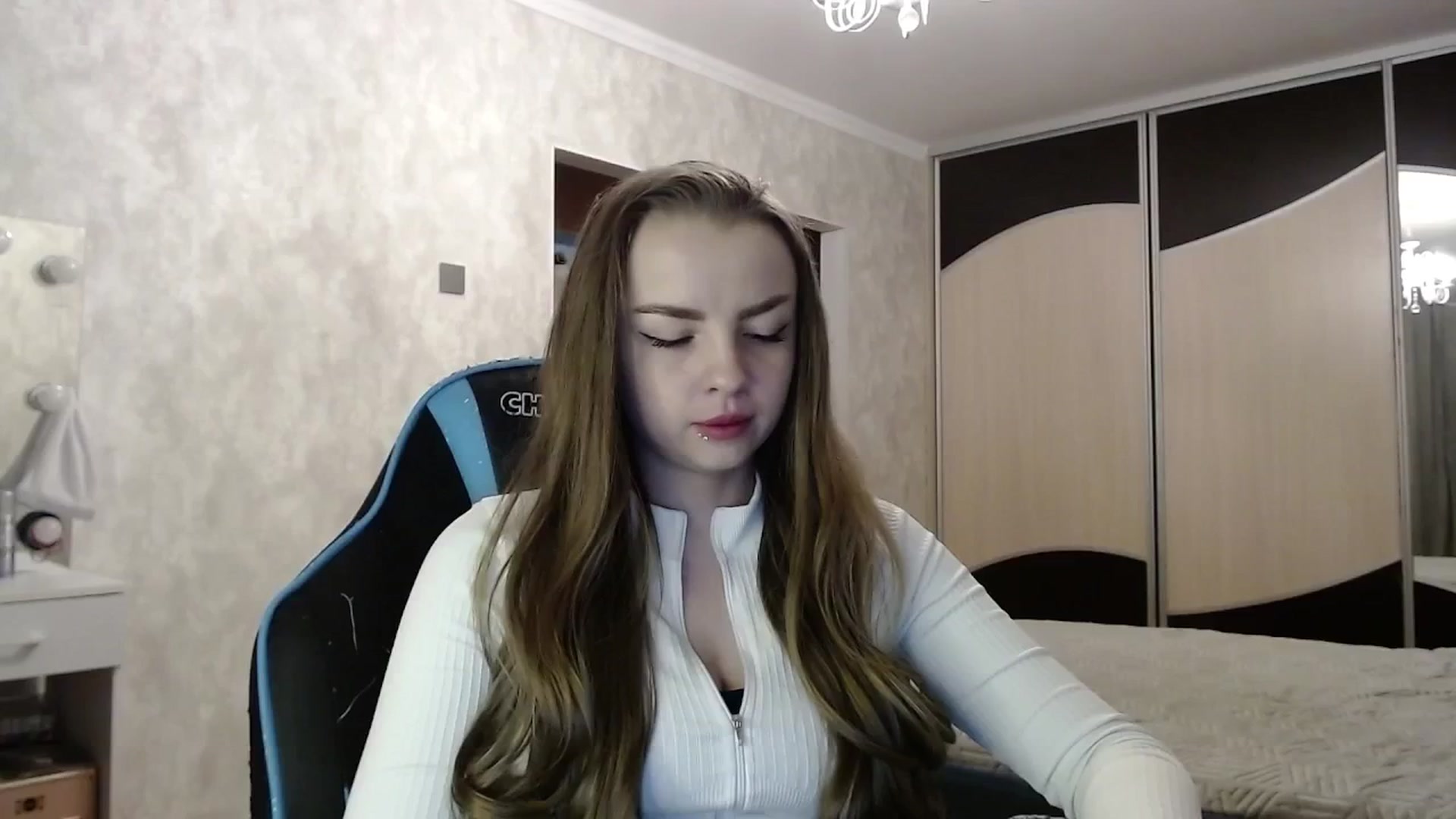 Gallery image thumbnail from Lio_noy's myfreecams stream on, 05/21/2025, 22:29 image 17 of 20