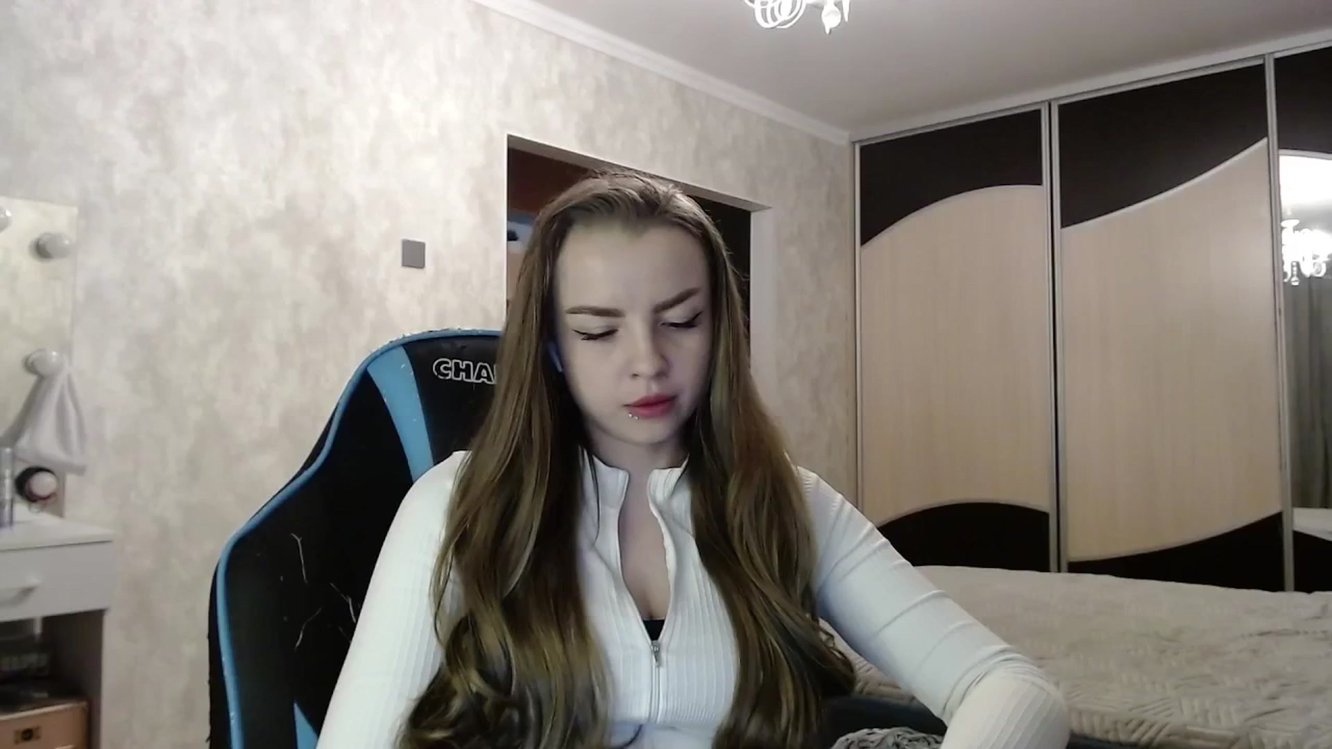 Gallery image thumbnail from Lio_noy's myfreecams stream on, 05/21/2025, 22:29 image 11 of 20