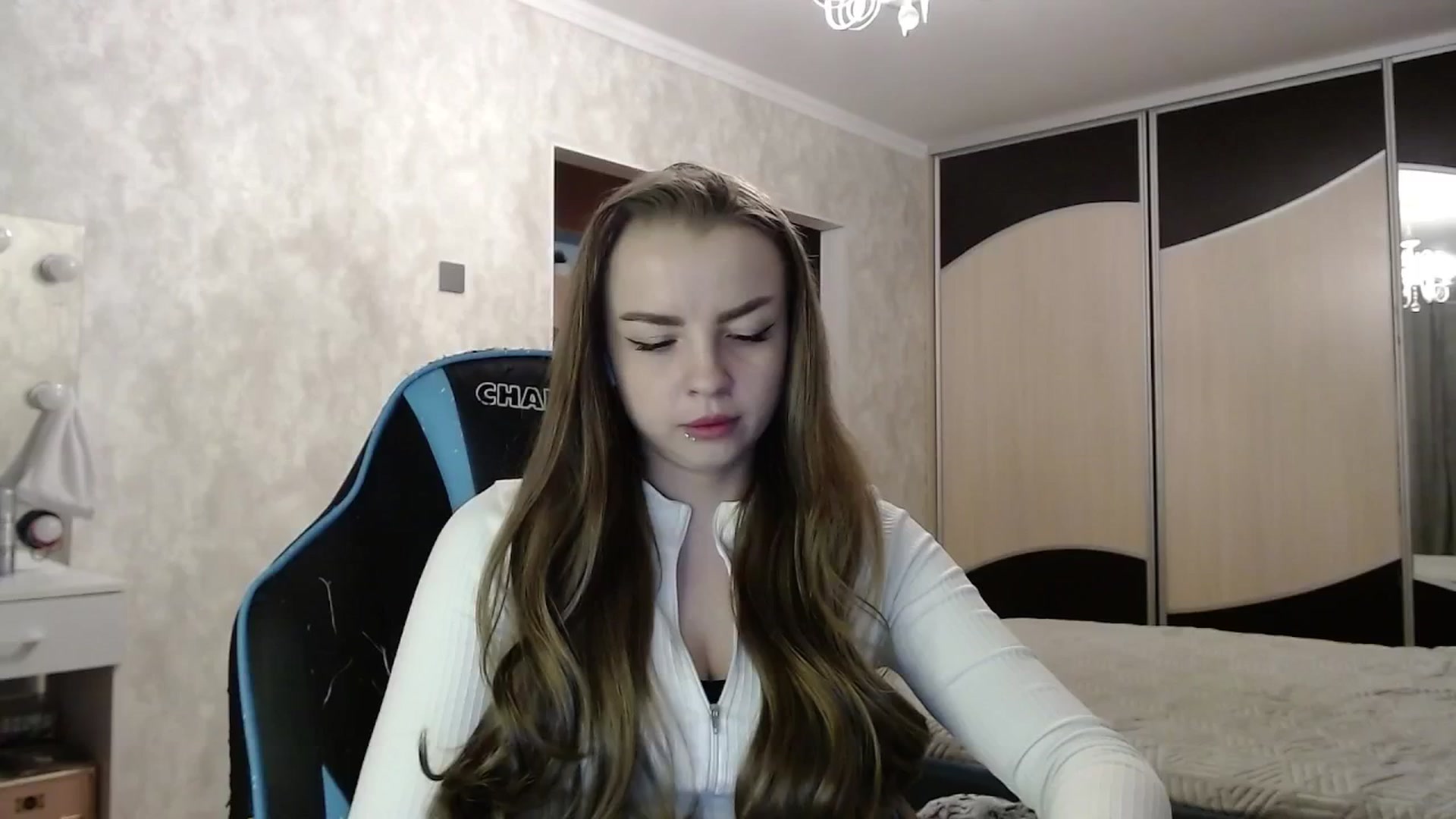 Gallery image thumbnail from Lio_noy's myfreecams stream on, 05/21/2025, 22:29 image 8 of 20