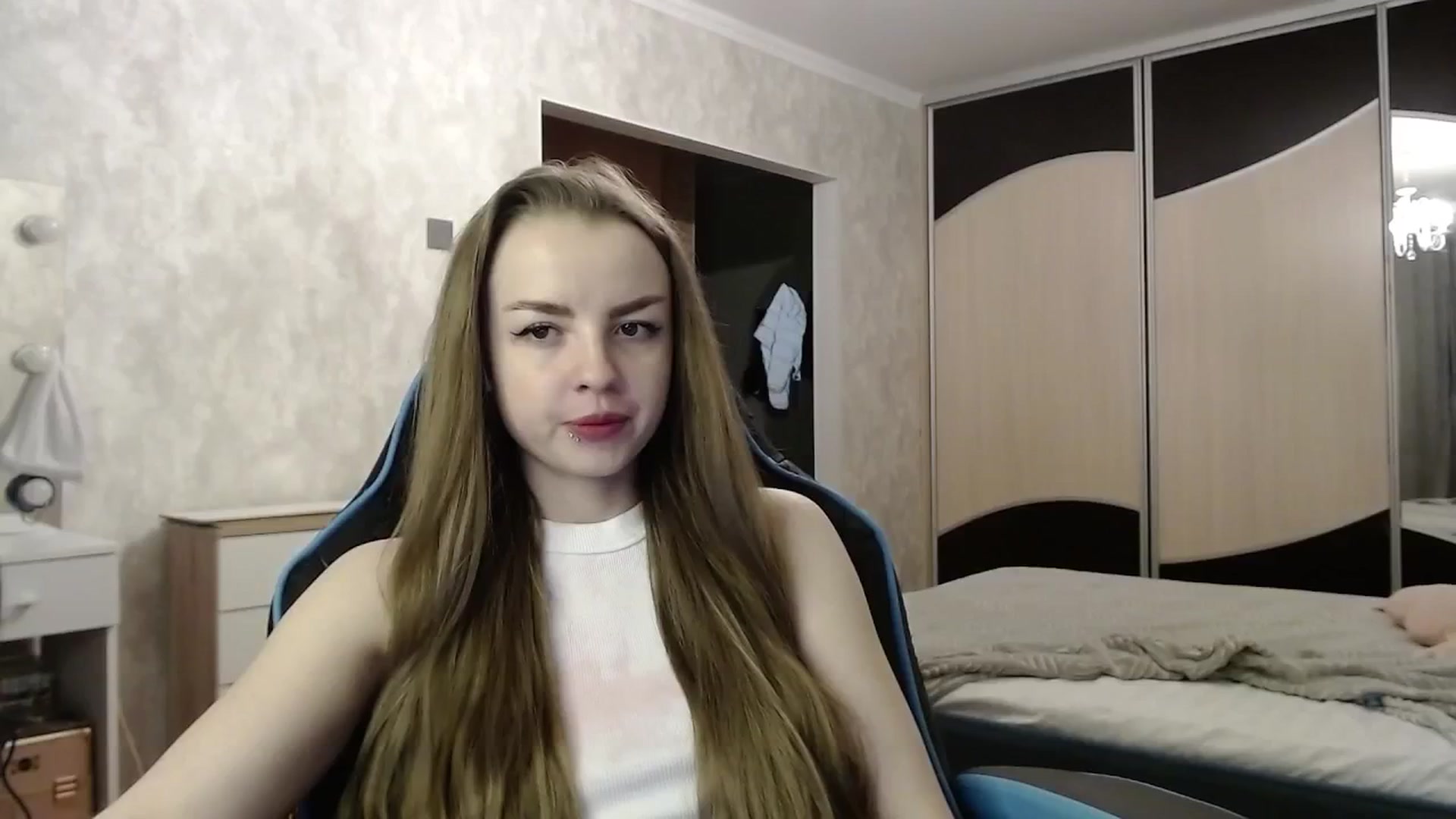 Gallery image thumbnail from Lio_noy's myfreecams stream on, 05/24/2025, 22:29 image 18 of 20