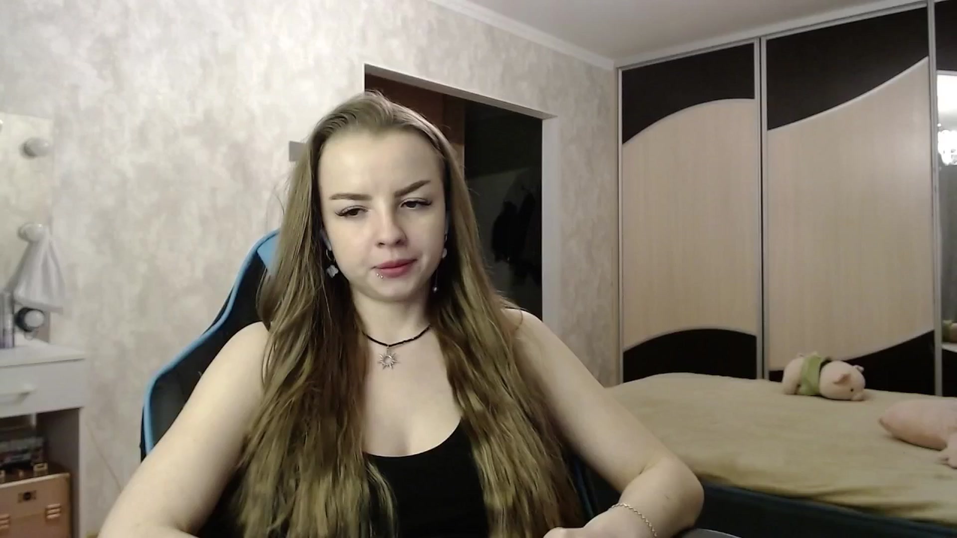 Gallery image thumbnail from Lio_noy's myfreecams stream on, 05/26/2025, 23:18 image 19 of 20