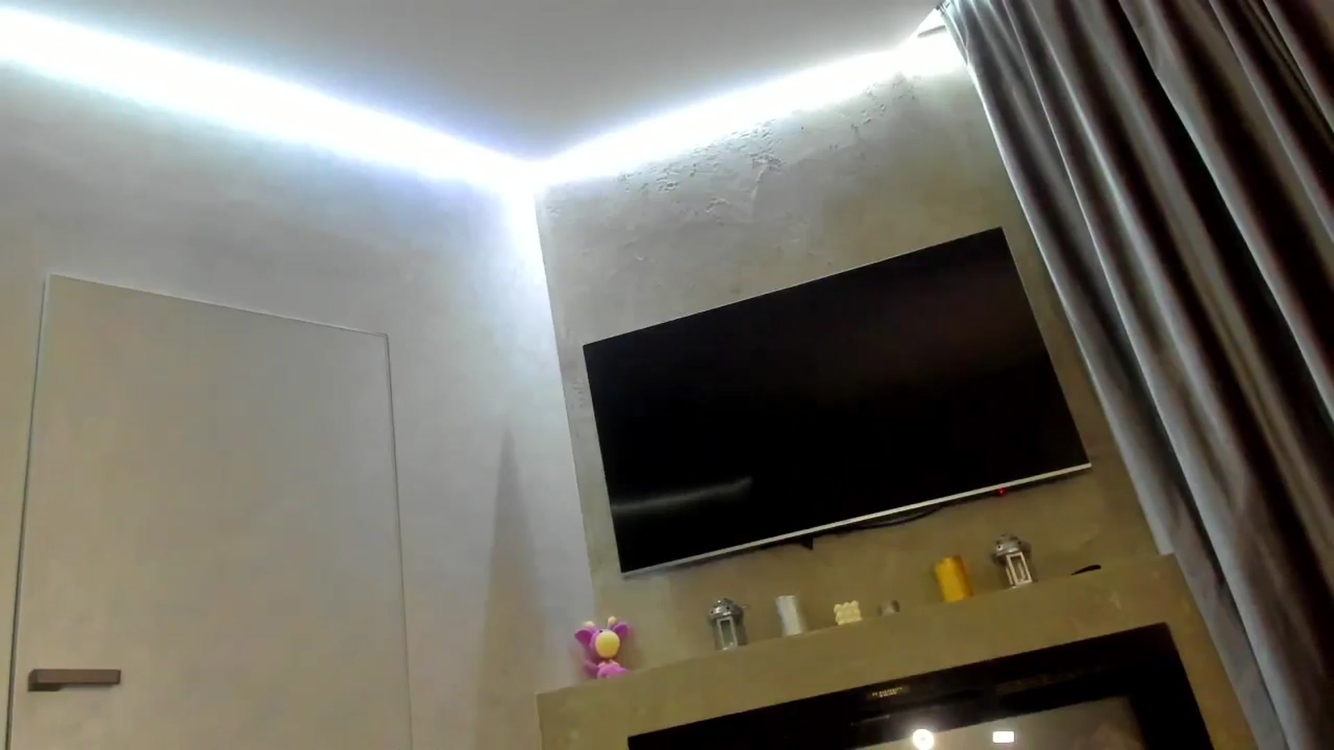 Gallery image thumbnail from LionessK's myfreecams stream on, 05/02/2024, 19:42 image 15 of 20