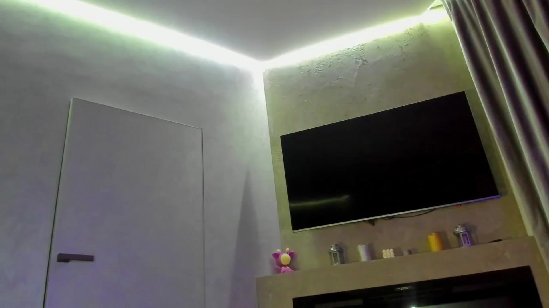 Gallery image thumbnail from LionessK's myfreecams stream on, 05/03/2024, 18:56 image 15 of 20