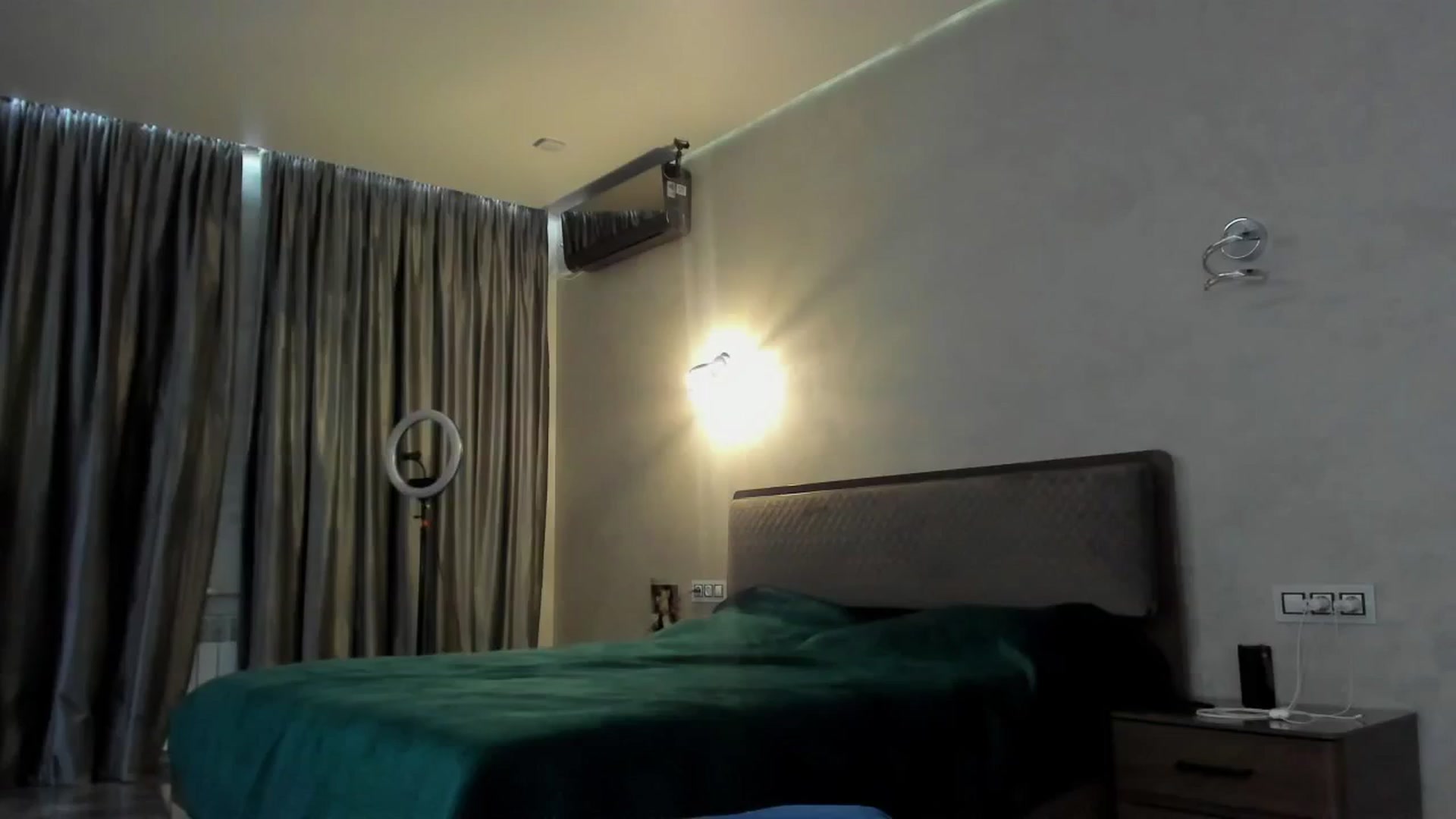 Gallery image thumbnail from LionessK's myfreecams stream on, 05/03/2024, 19:41 image 20 of 20