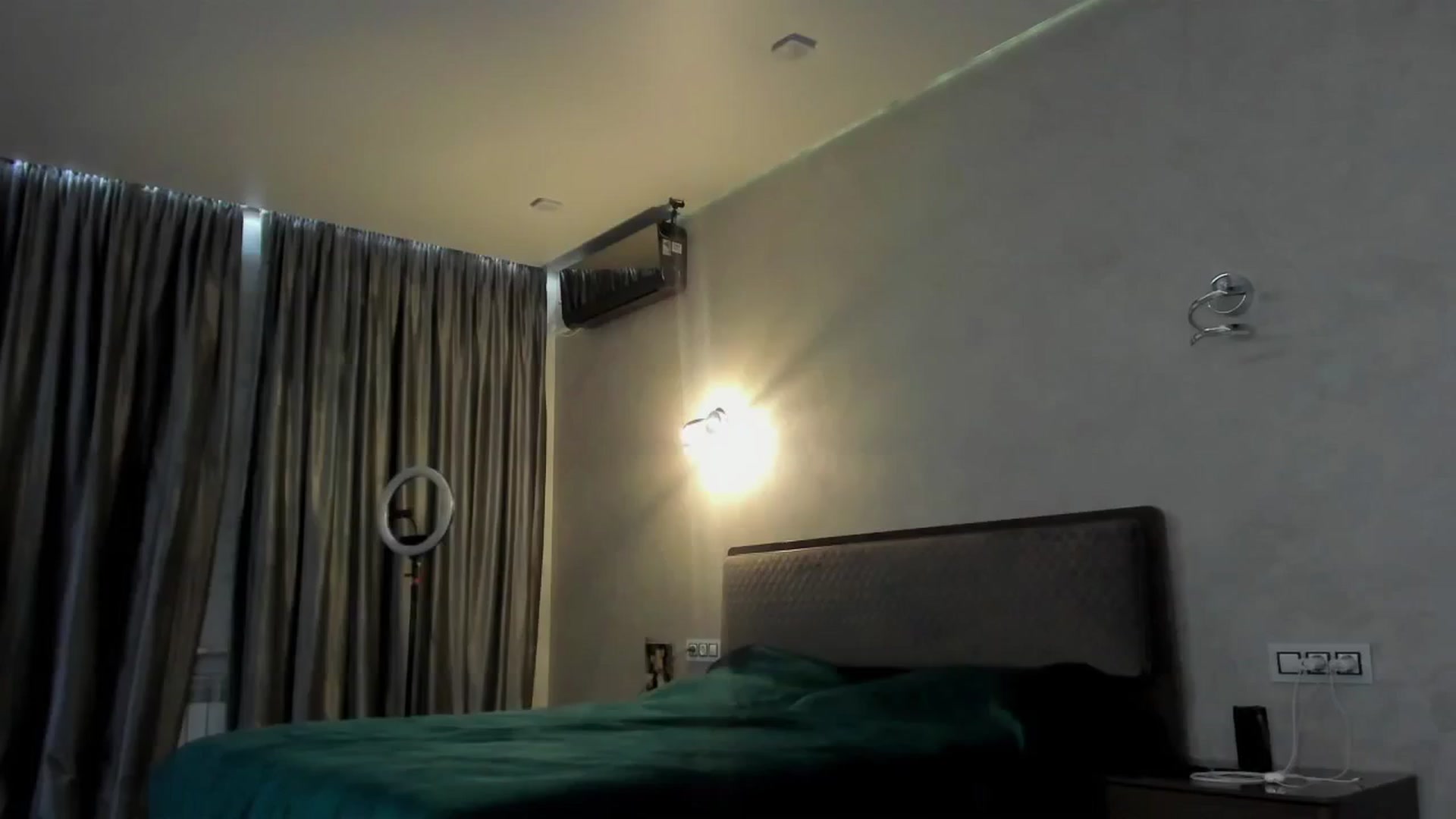 Gallery image thumbnail from LionessK's myfreecams stream on, 05/03/2024, 19:41 image 13 of 20