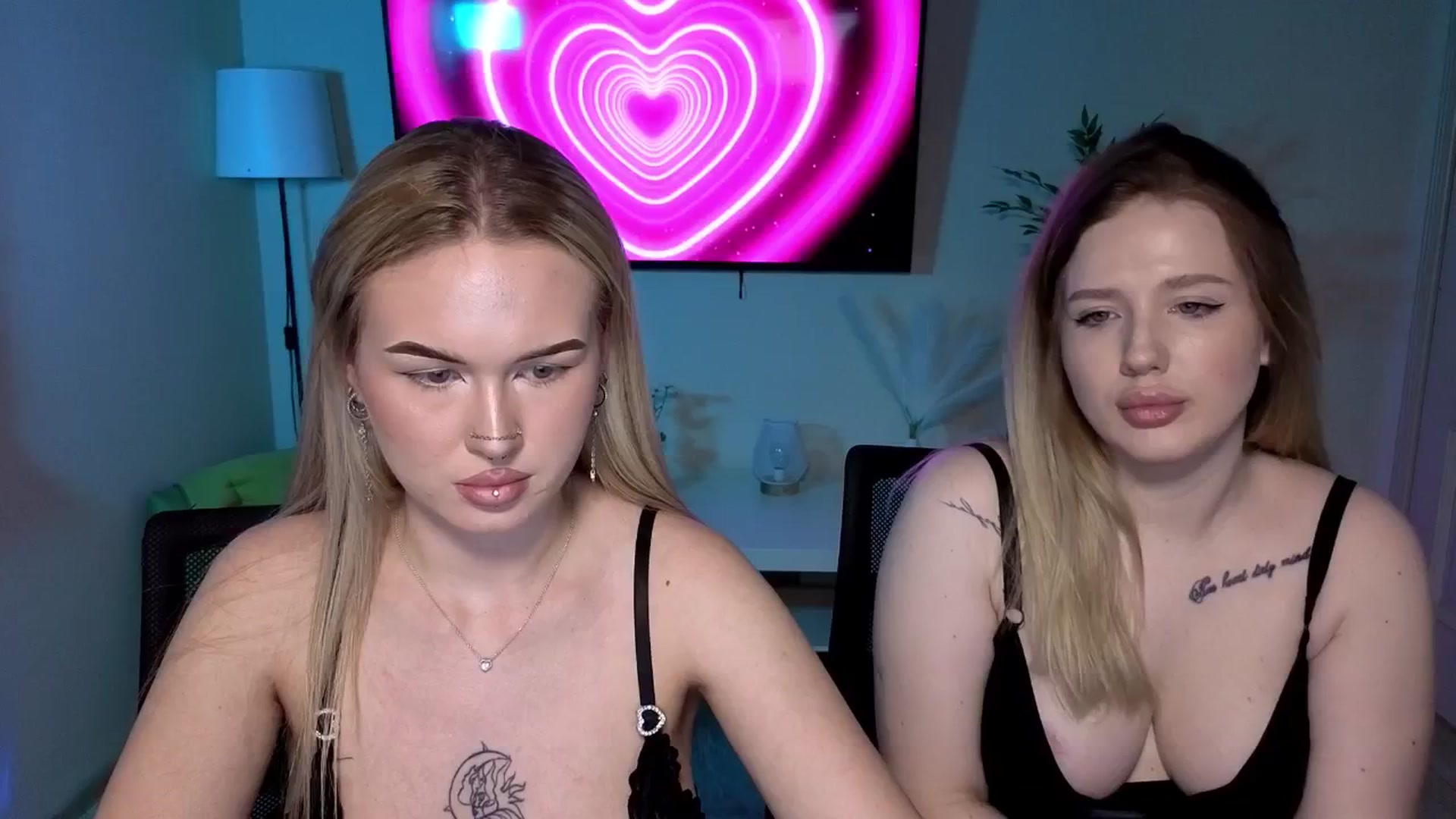 Gallery image thumbnail from Liora's myfreecams stream on, 04/10/2026, 13:37 image 17 of 20