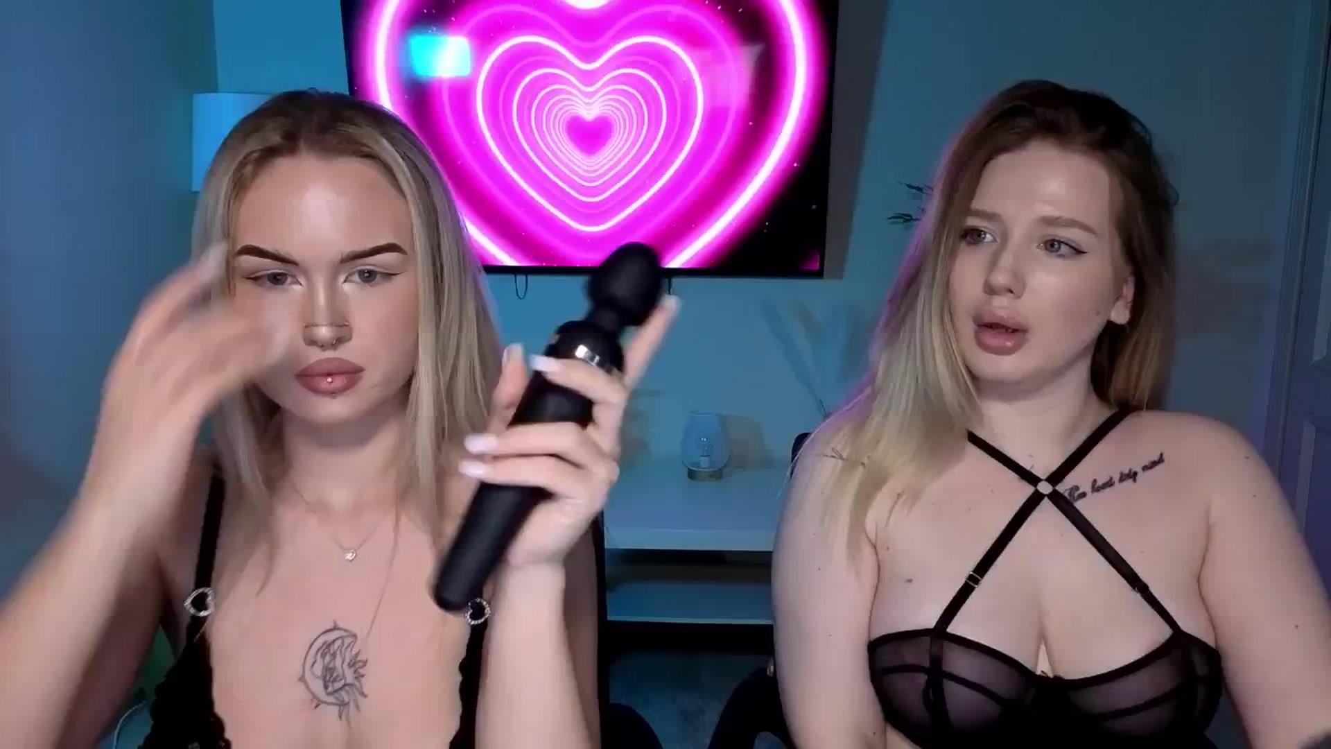 Gallery image thumbnail from Liora's myfreecams stream on, 04/10/2026, 14:16 image 8 of 20
