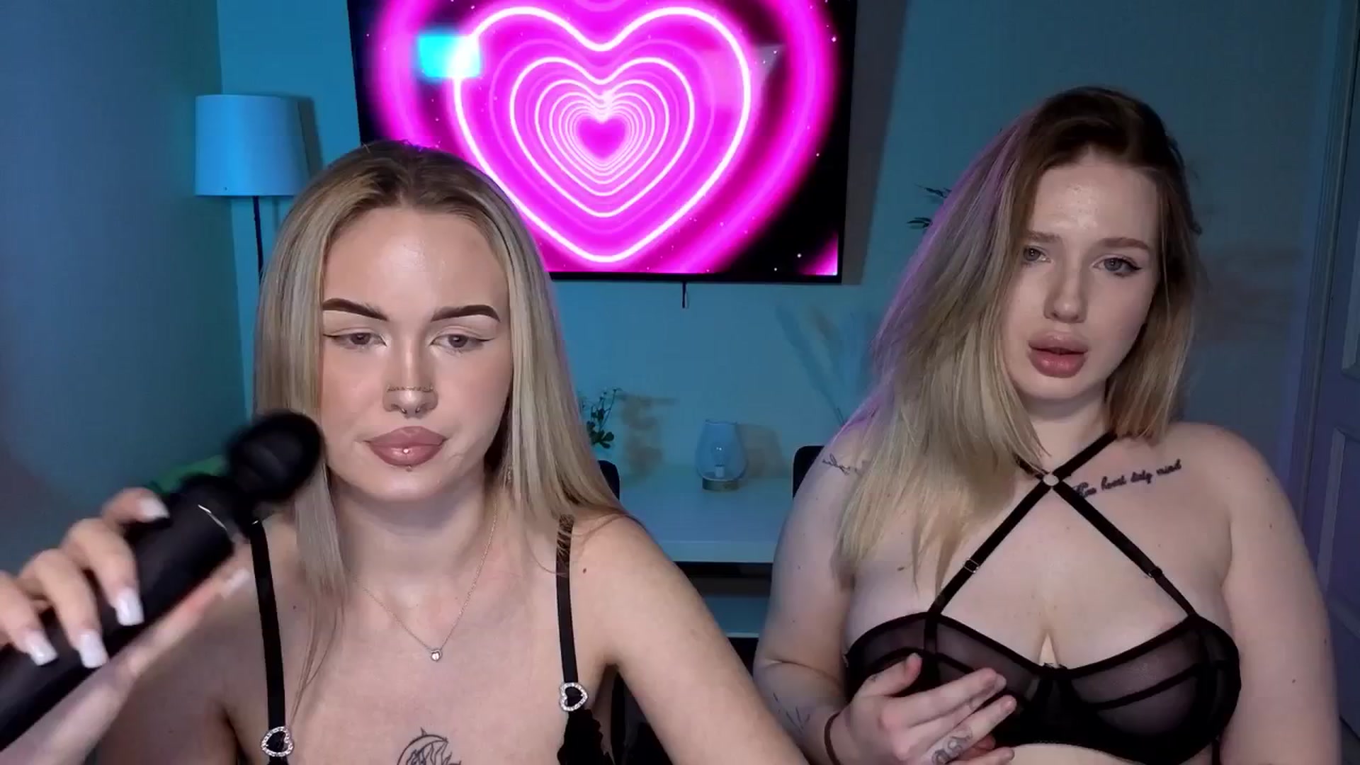 Gallery image thumbnail from Liora's myfreecams stream on, 04/10/2026, 14:16 image 9 of 20