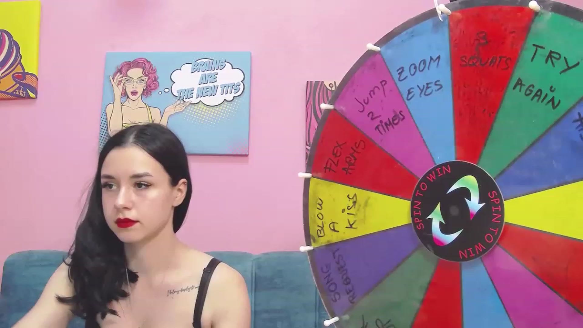 Gallery image thumbnail from LisaDance's myfreecams stream on, 05/24/2023, 16:12 image 12 of 20