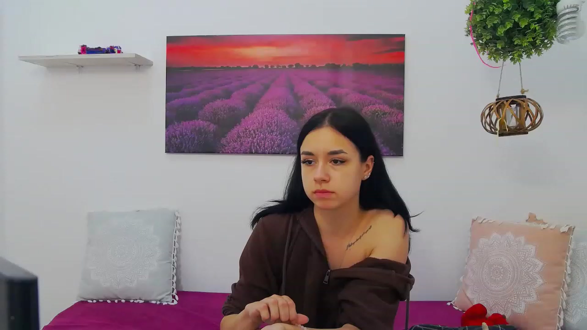 Gallery image thumbnail from LisaDance's myfreecams stream on, 06/01/2023, 14:37 image 1 of 20