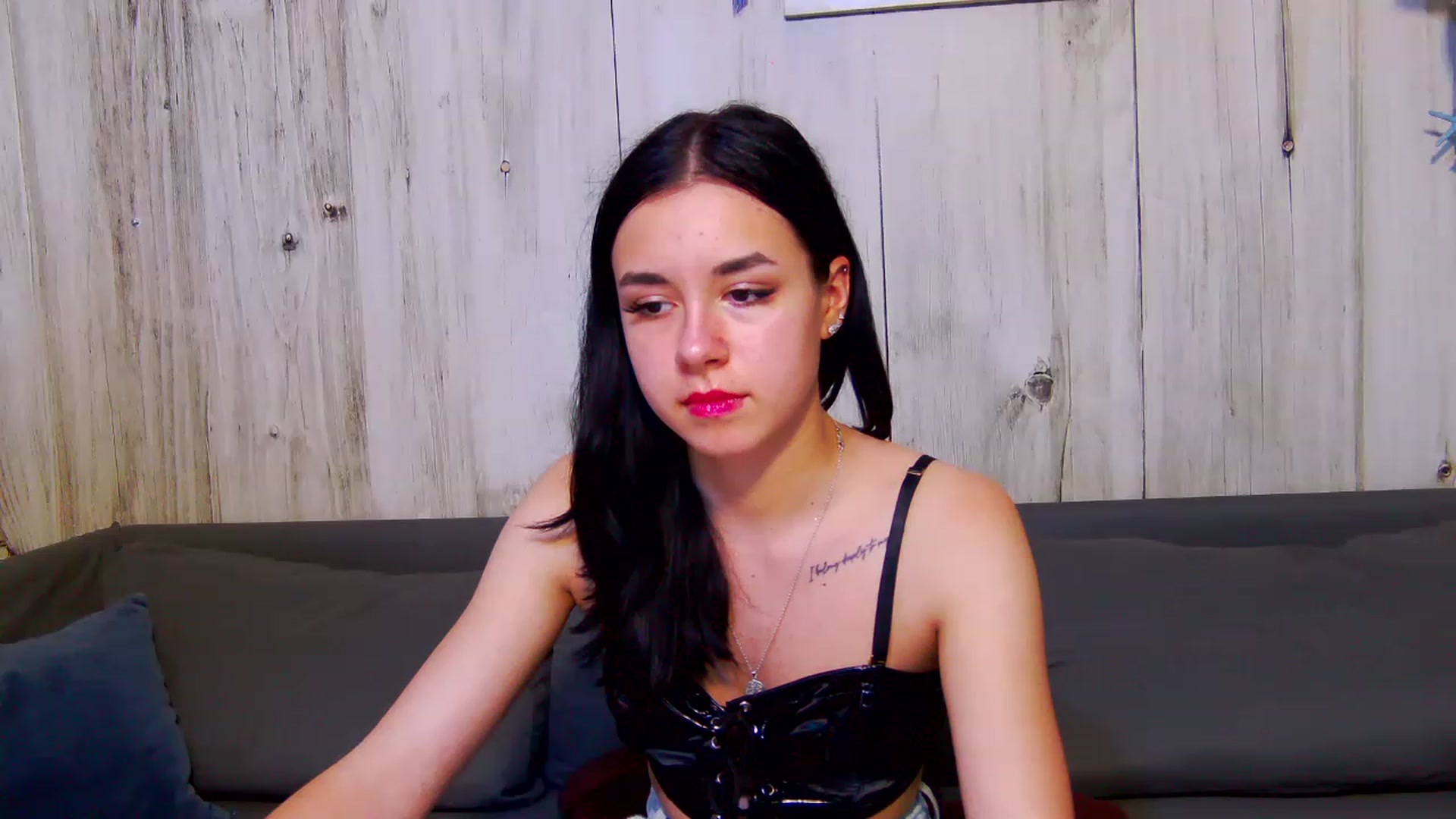 Gallery image thumbnail from LisaDance's myfreecams stream on, 06/04/2023, 18:21 image 2 of 20