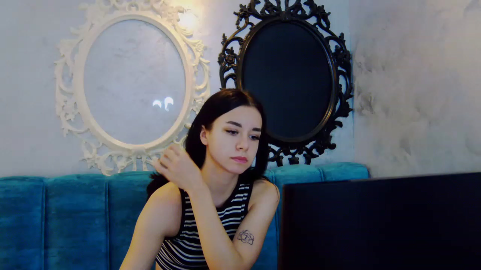 Gallery image thumbnail from LisaDance's myfreecams stream on, 06/10/2023, 16:44 image 16 of 20