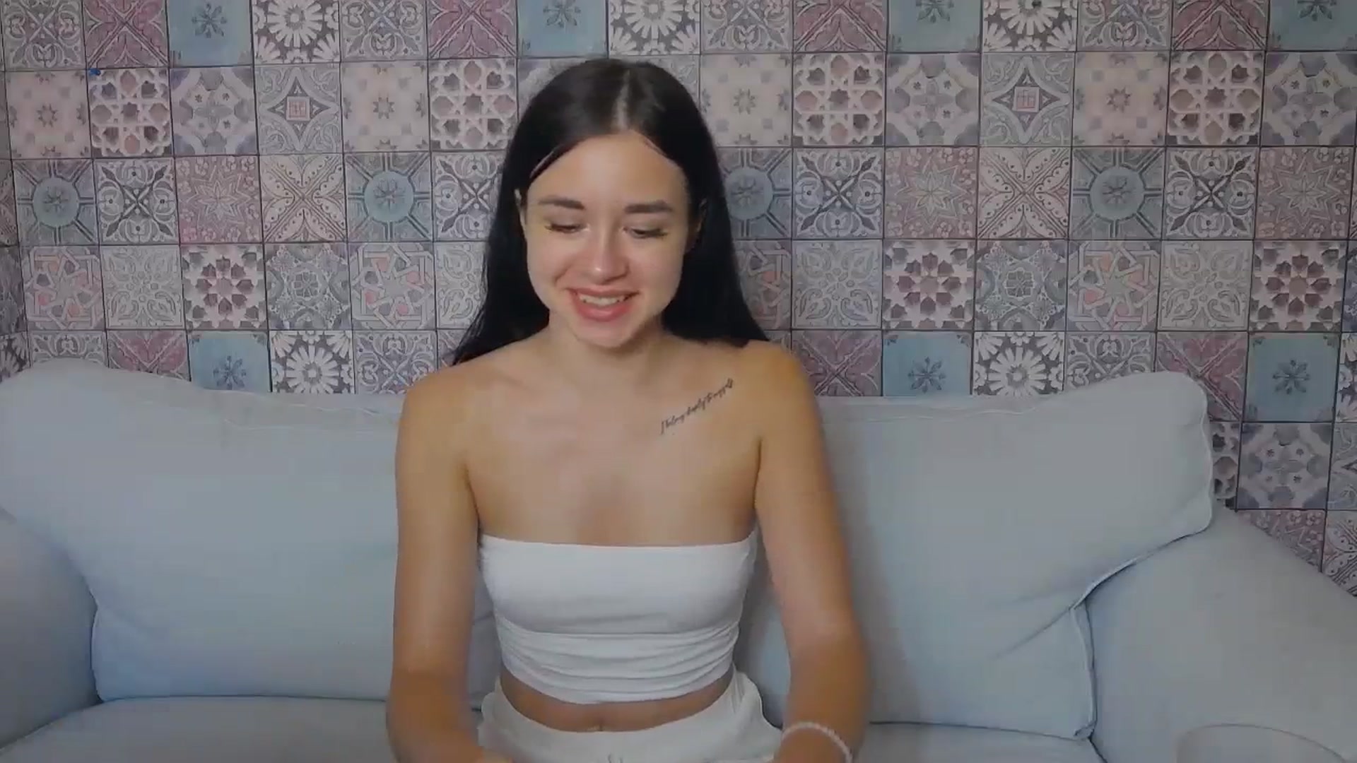 Gallery image thumbnail from LisaDance's myfreecams stream on, 08/30/2023, 16:33 image 6 of 20