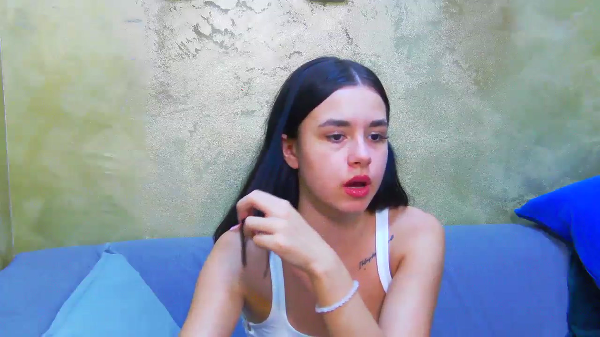 Gallery image thumbnail from LisaDance's myfreecams stream on, 09/02/2023, 18:16 image 4 of 20