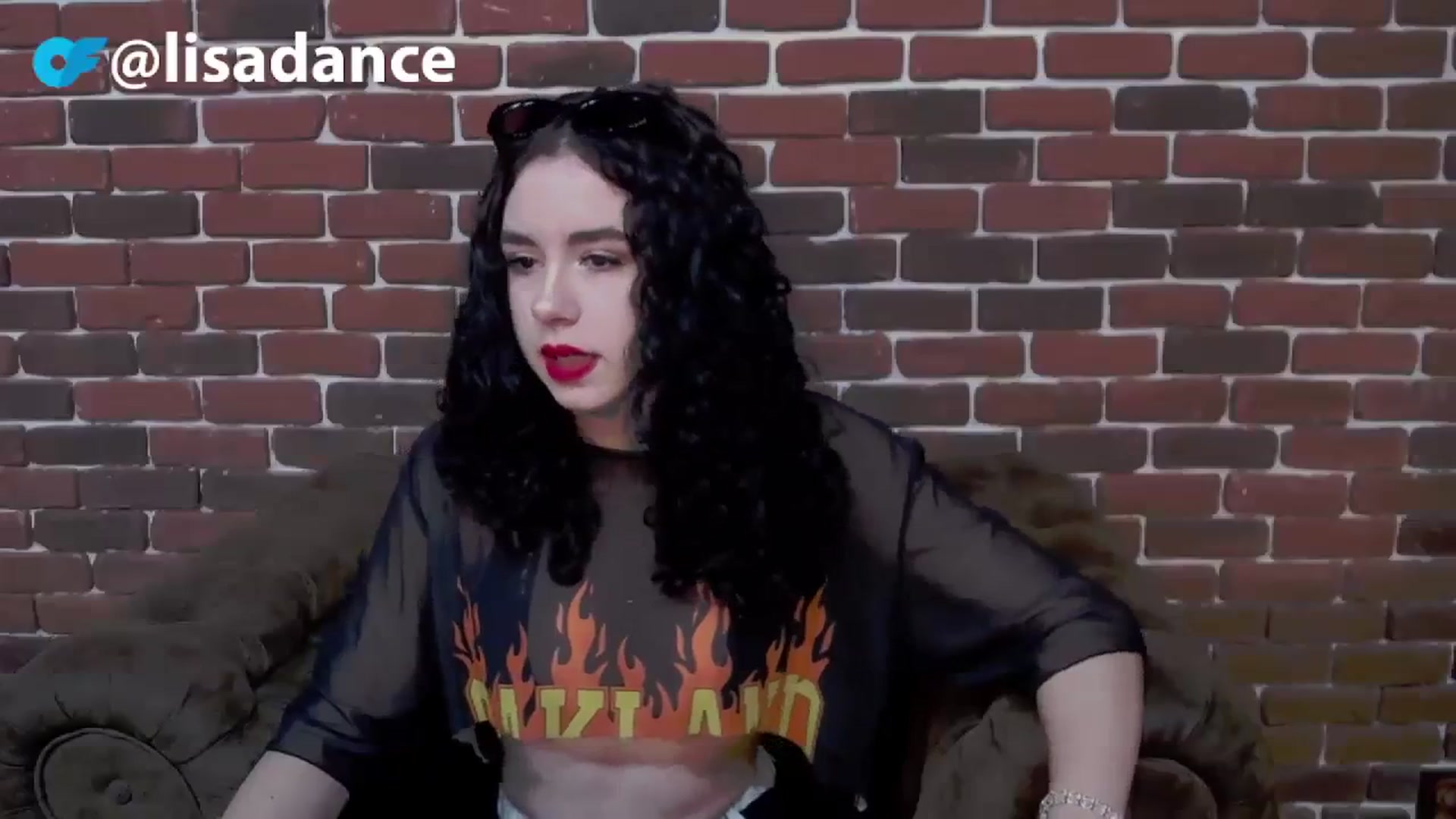Gallery image thumbnail from LisaDance's myfreecams stream on, 11/18/2023, 15:31 image 13 of 20