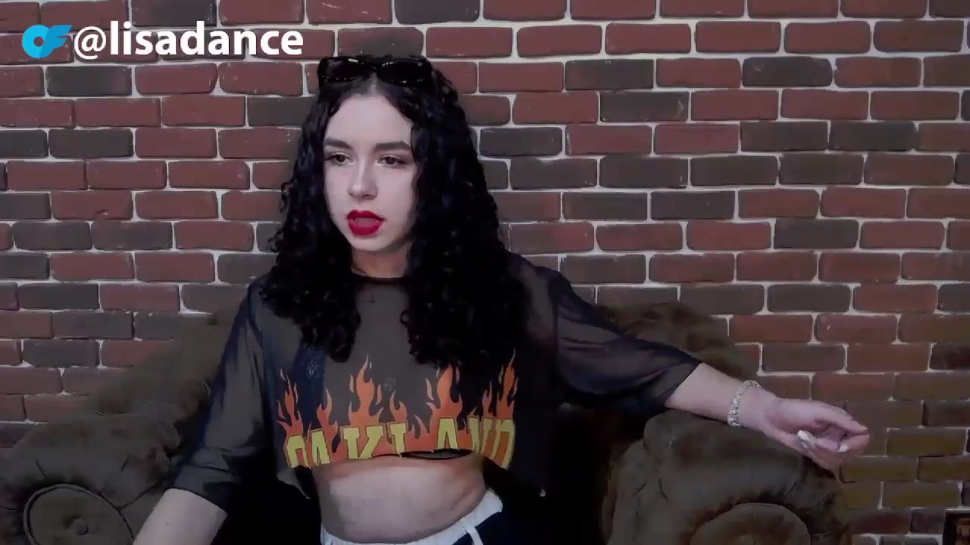 Gallery image thumbnail from LisaDance's myfreecams stream on, 11/18/2023, 15:31 image 12 of 20