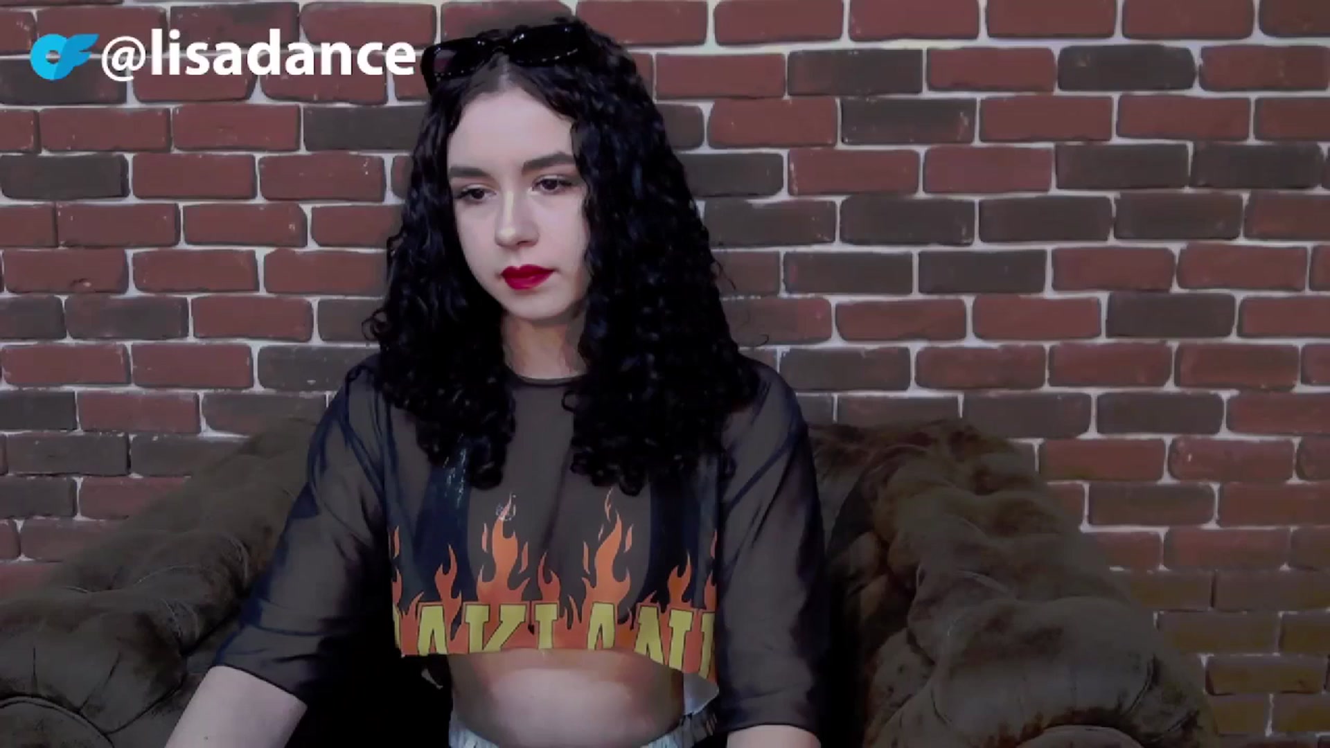Gallery image thumbnail from LisaDance's myfreecams stream on, 11/18/2023, 15:31 image 4 of 20