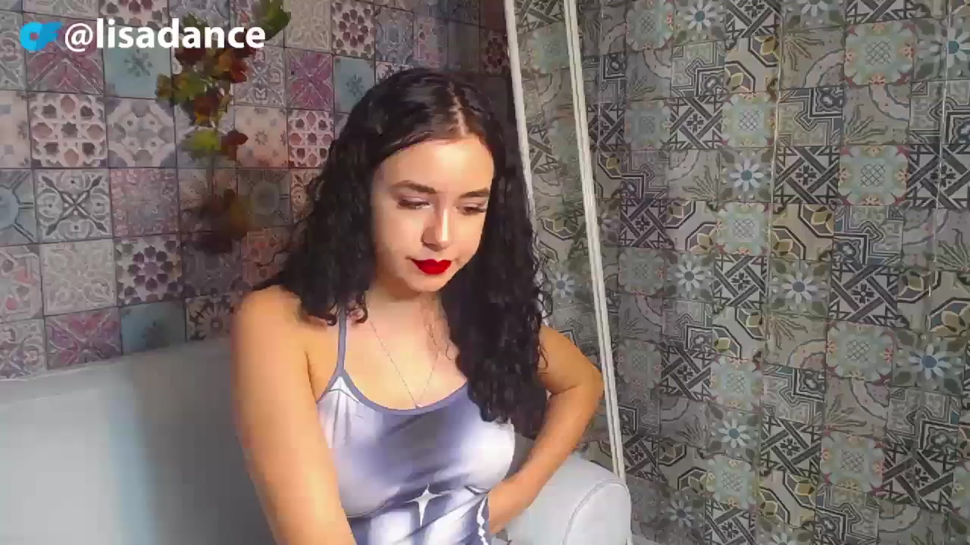 Gallery image thumbnail from LisaDance's myfreecams stream on, 11/25/2023, 16:44 image 15 of 20