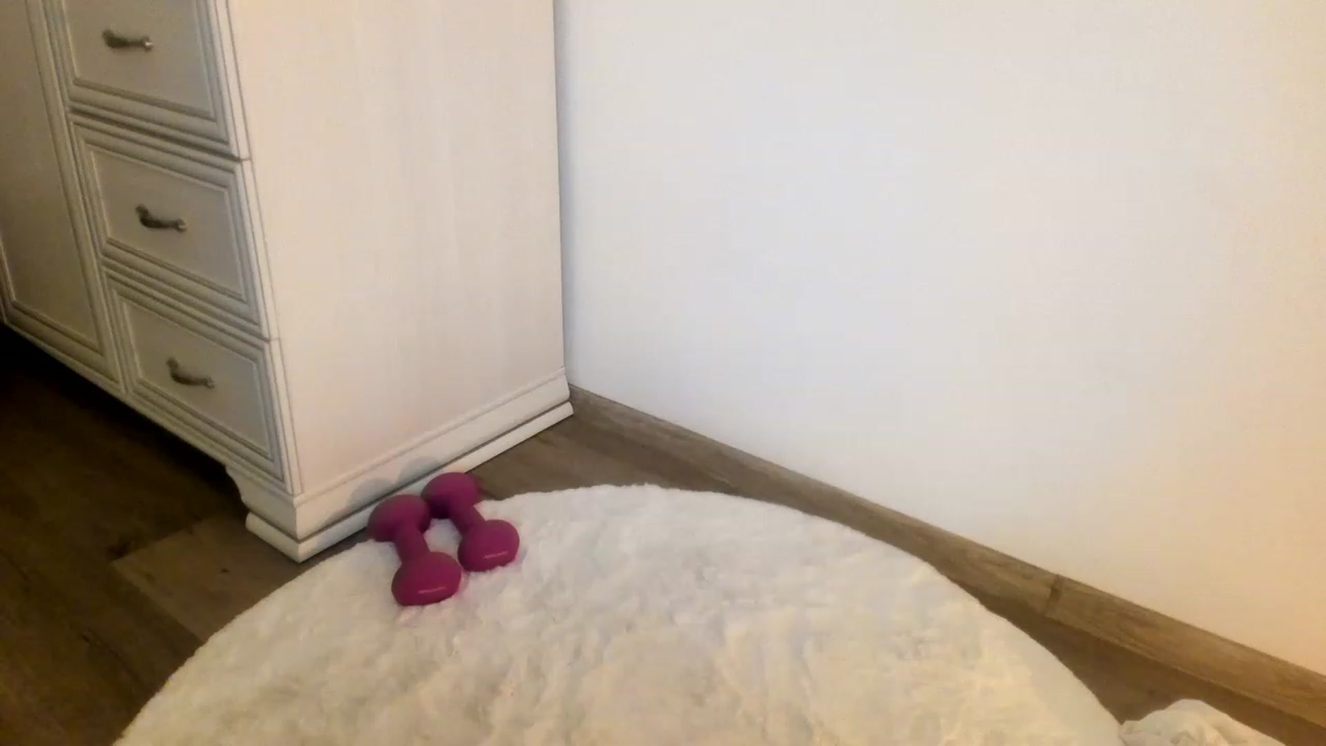 Gallery image thumbnail from LisaDolly's myfreecams stream on, 11/28/2022, 05:20 image 6 of 20