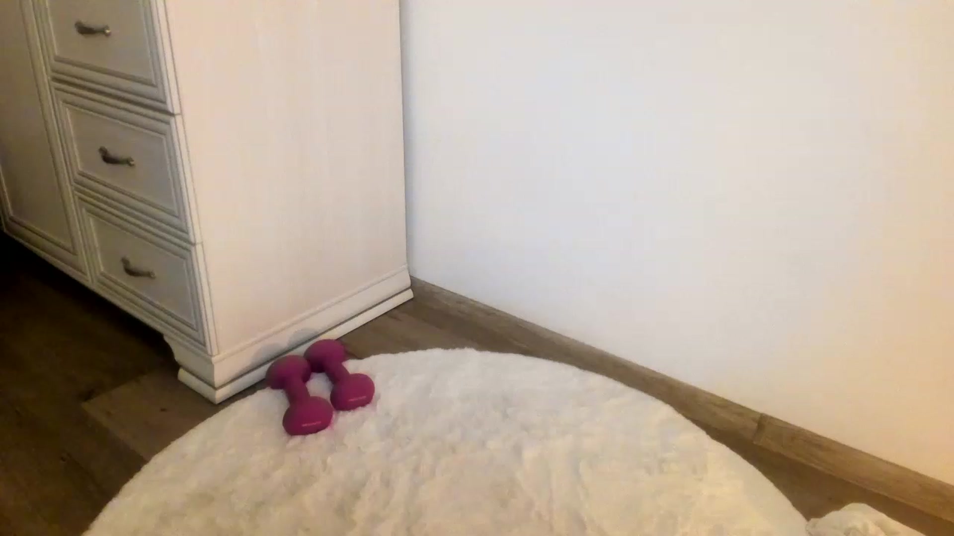 Gallery image thumbnail from LisaDolly's myfreecams stream on, 11/28/2022, 05:20 image 3 of 20
