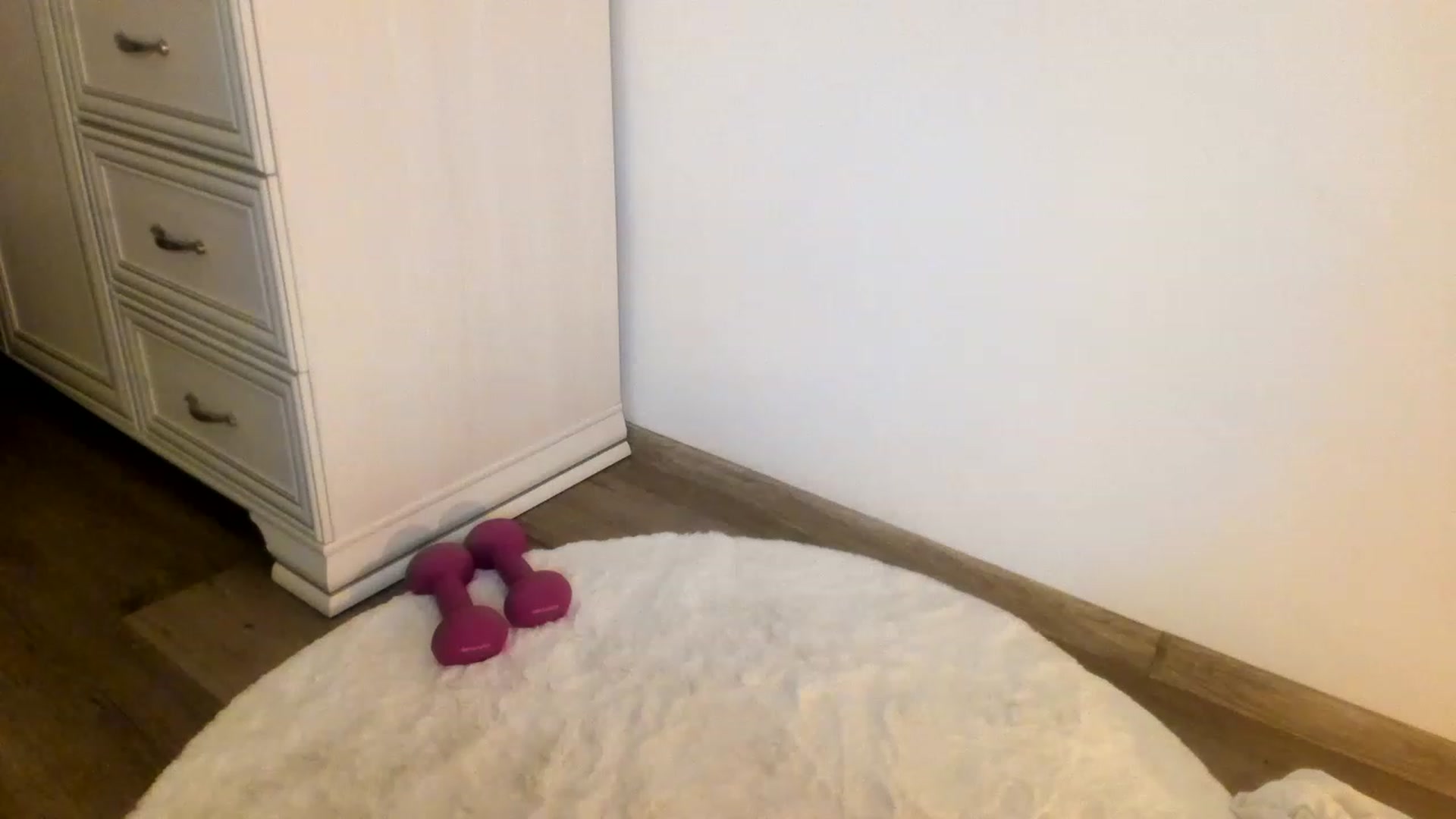 Gallery image thumbnail from LisaDolly's myfreecams stream on, 11/28/2022, 05:20 image 2 of 20