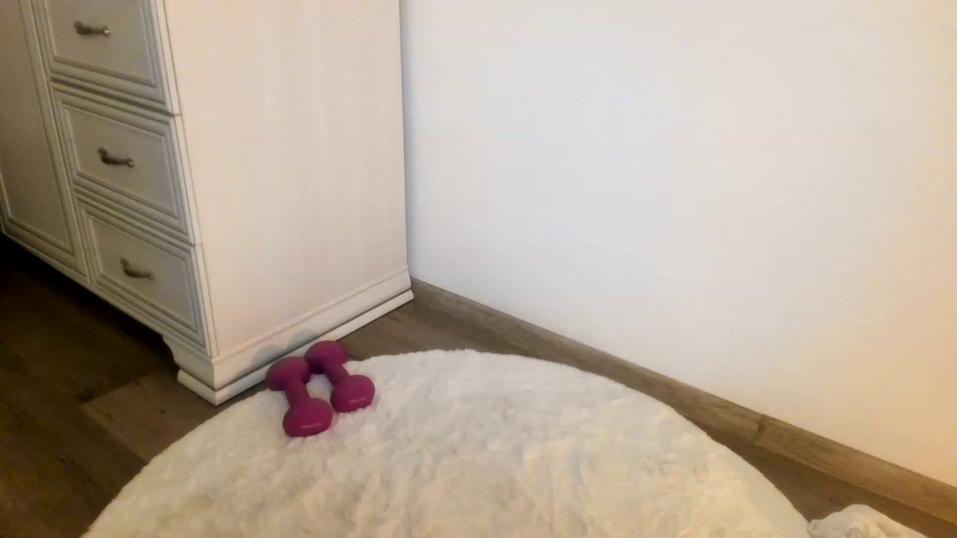 Gallery image thumbnail from LisaDolly's myfreecams stream on, 11/28/2022, 05:20 image 5 of 20