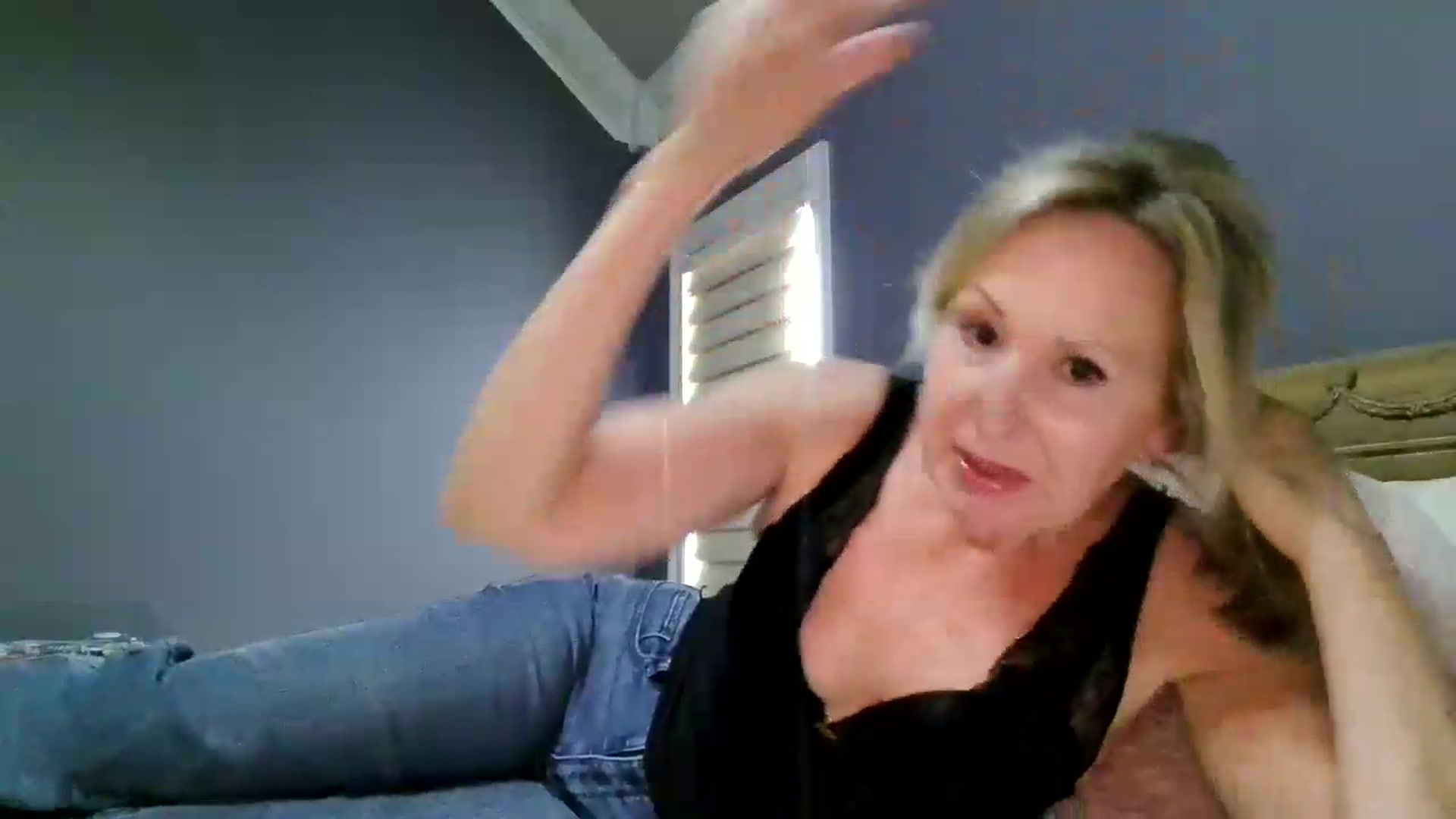 Gallery image thumbnail from LisaLondon's myfreecams stream on, 07/17/2026, 14:30 image 2 of 20