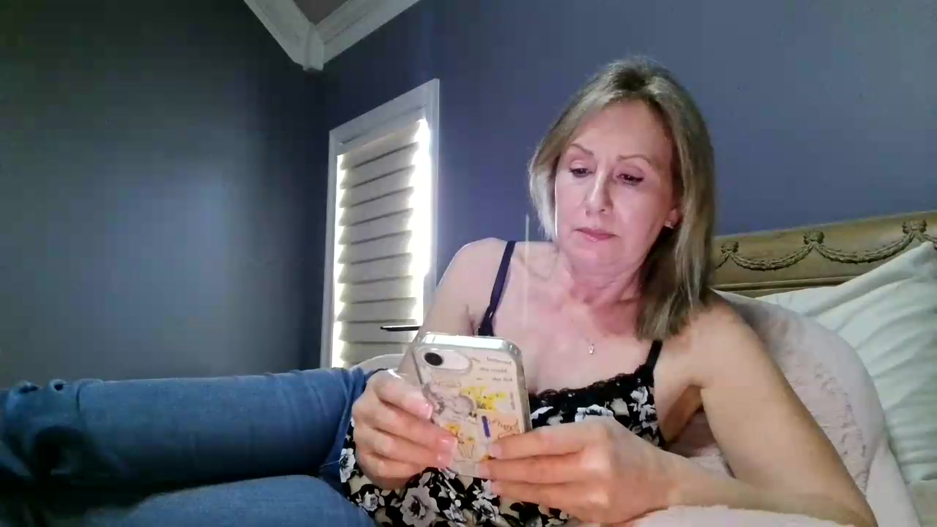 Gallery image thumbnail from LisaLondon's myfreecams stream on, 08/06/2026, 14:54 image 3 of 20