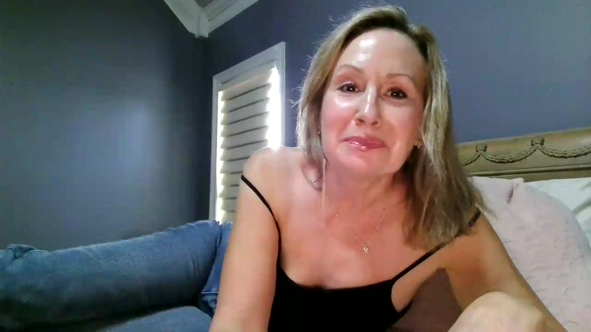 Gallery image thumbnail from LisaLondon's myfreecams stream on, 08/24/2026, 15:11 image 14 of 20