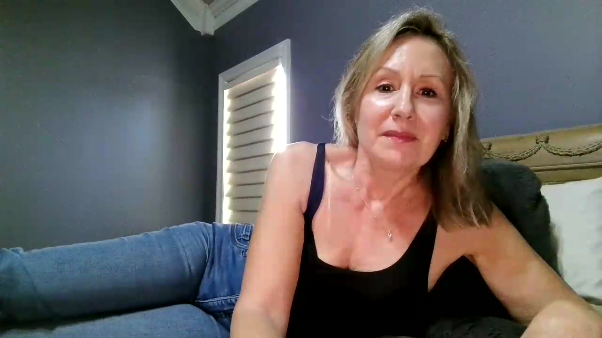 Gallery image thumbnail from LisaLondon's myfreecams stream on, 09/02/2026, 14:52 image 6 of 20