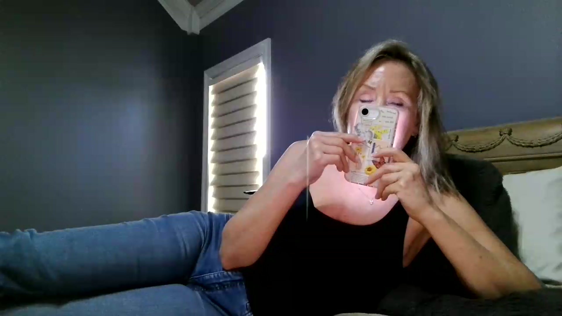 Gallery image thumbnail from LisaLondon's myfreecams stream on, 09/02/2026, 14:52 image 4 of 20