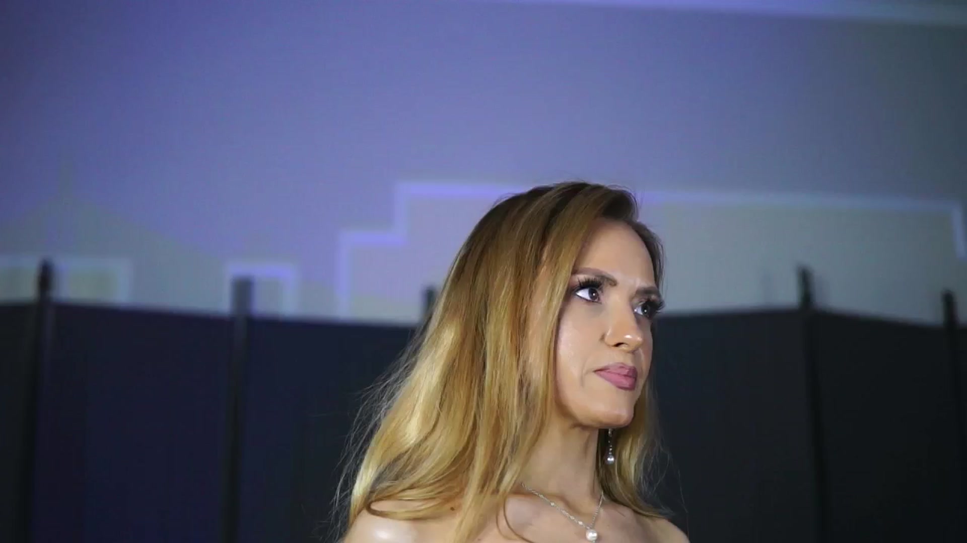 Gallery image thumbnail from LisaMoon's myfreecams stream on, 10/02/2024, 06:06 image 6 of 20