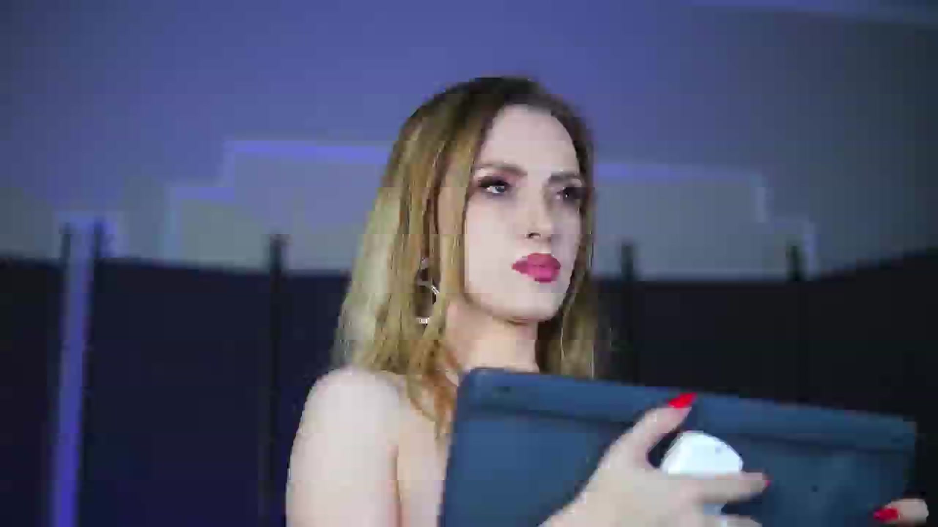 Gallery image thumbnail from LisaMoon's myfreecams stream on, 11/22/2024, 10:41 image 18 of 20