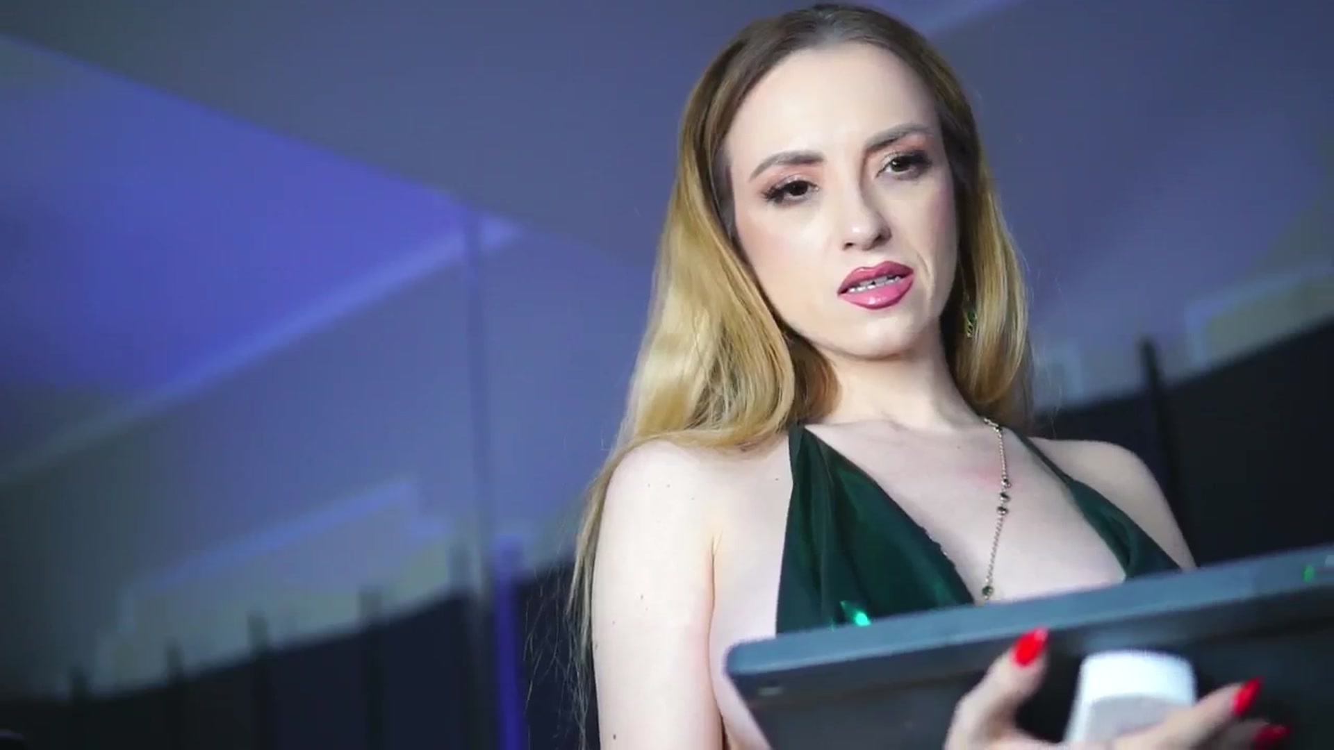 Gallery image thumbnail from LisaMoon's myfreecams stream on, 11/29/2024, 14:53 image 9 of 20