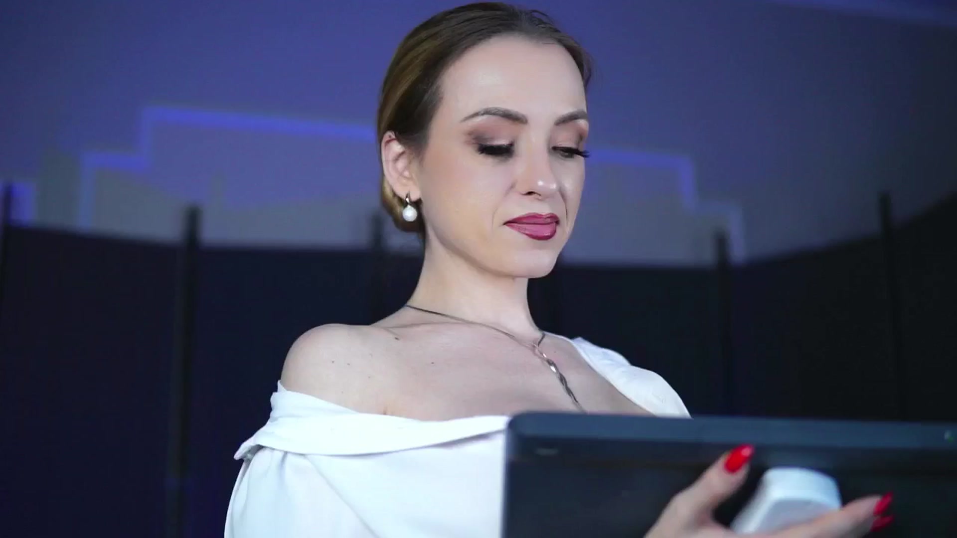 Gallery image thumbnail from LisaMoon's myfreecams stream on, 12/07/2024, 20:19 image 16 of 20