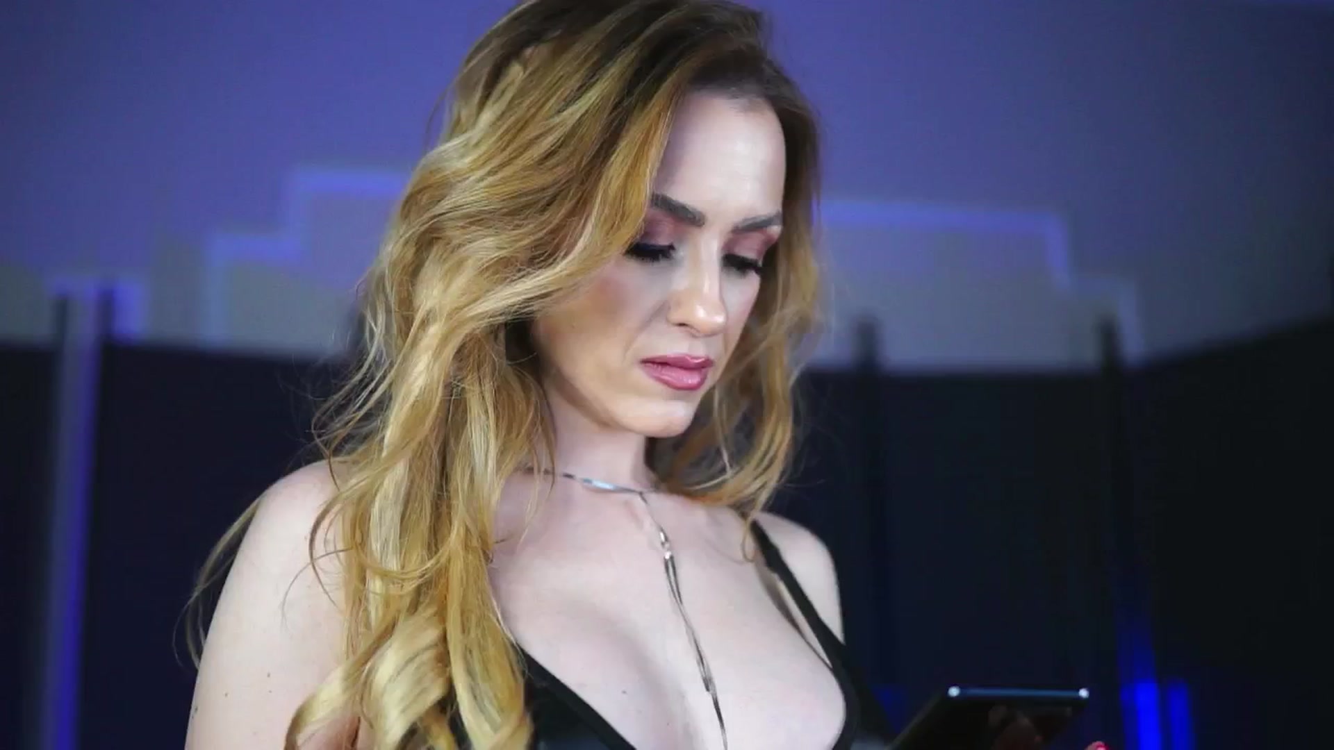 Gallery image thumbnail from LisaMoon's myfreecams stream on, 12/10/2024, 19:30 image 9 of 20