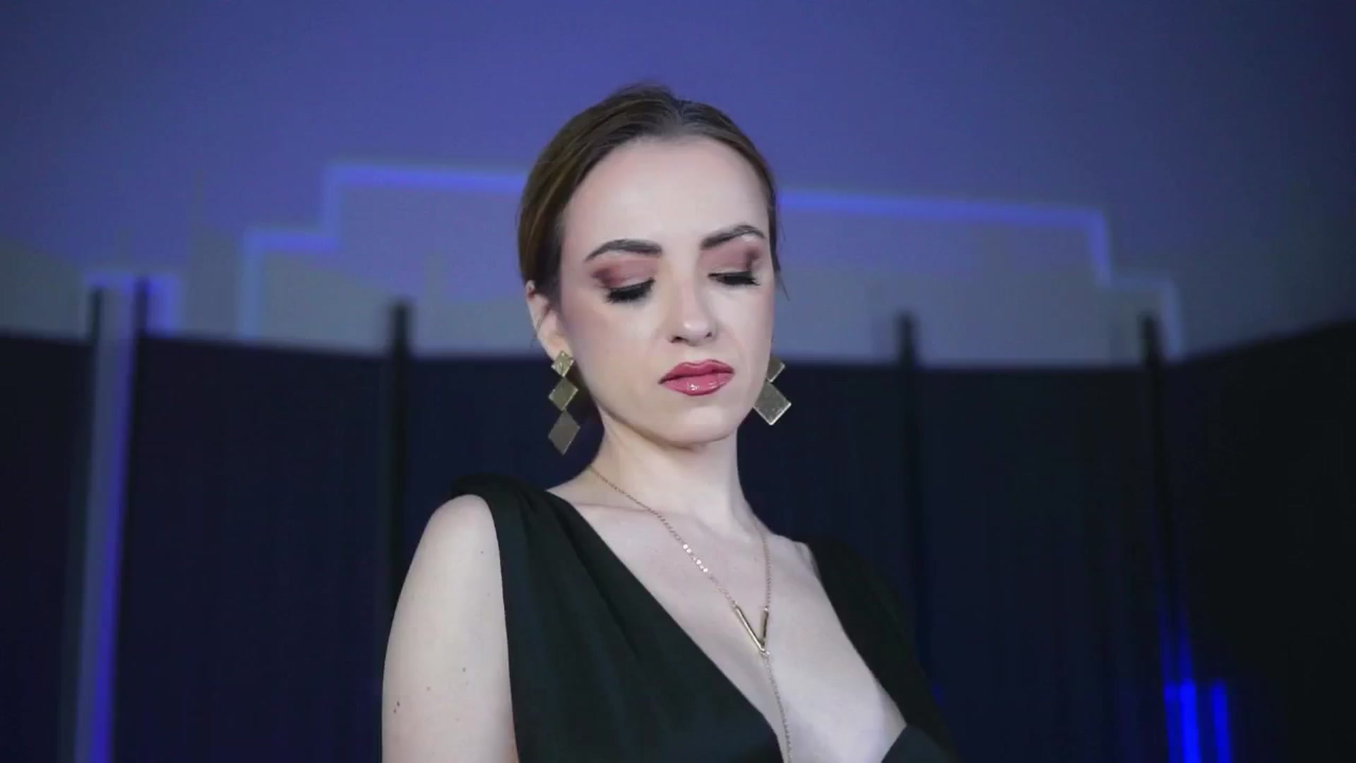 Gallery image thumbnail from LisaMoon's myfreecams stream on, 12/14/2024, 11:03 image 5 of 20