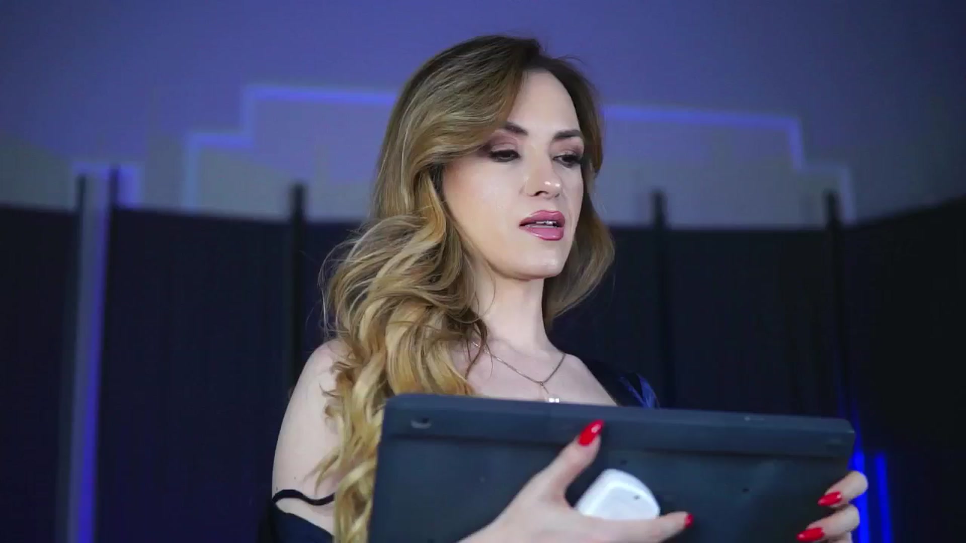 Gallery image thumbnail from LisaMoon's myfreecams stream on, 12/15/2024, 22:02 image 11 of 20