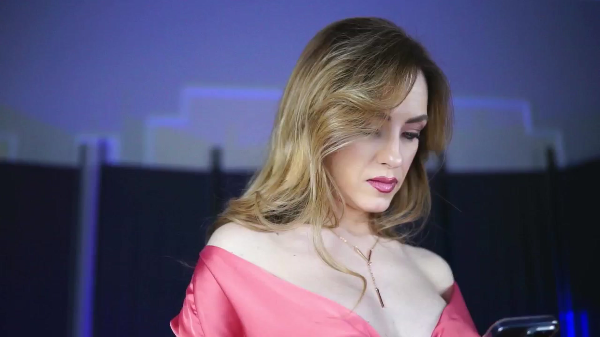 Gallery image thumbnail from LisaMoon's myfreecams stream on, 12/16/2024, 13:57 image 13 of 20