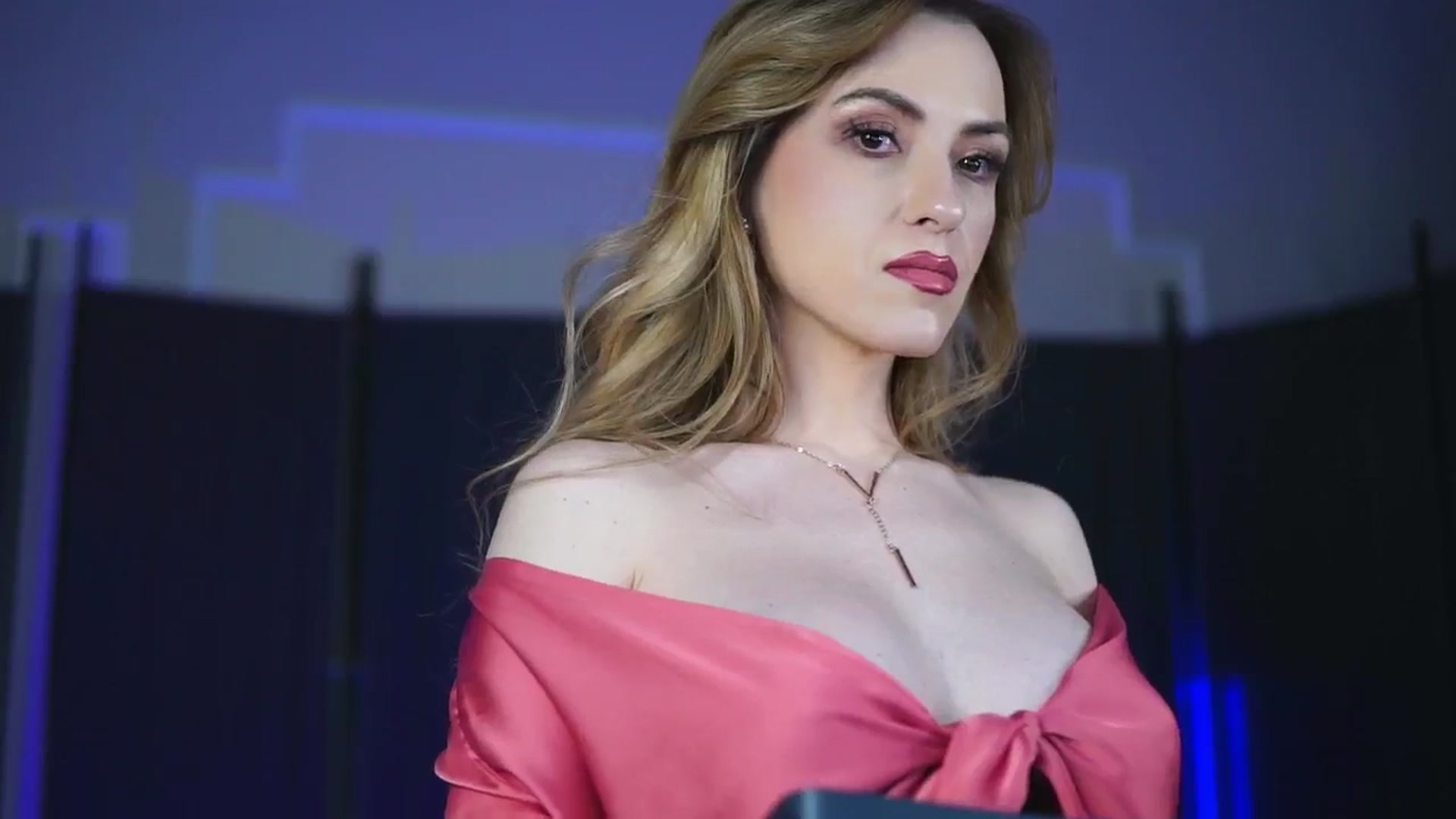 Gallery image thumbnail from LisaMoon's myfreecams stream on, 12/16/2024, 19:28 image 5 of 20