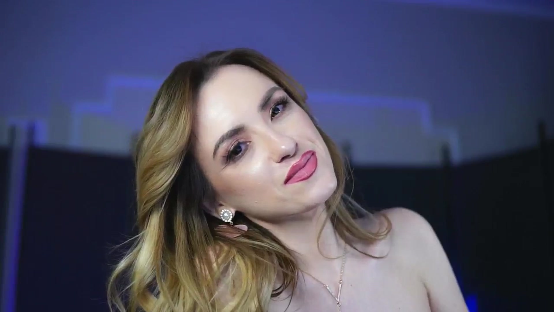 Gallery image thumbnail from LisaMoon's myfreecams stream on, 12/16/2024, 19:28 image 12 of 20