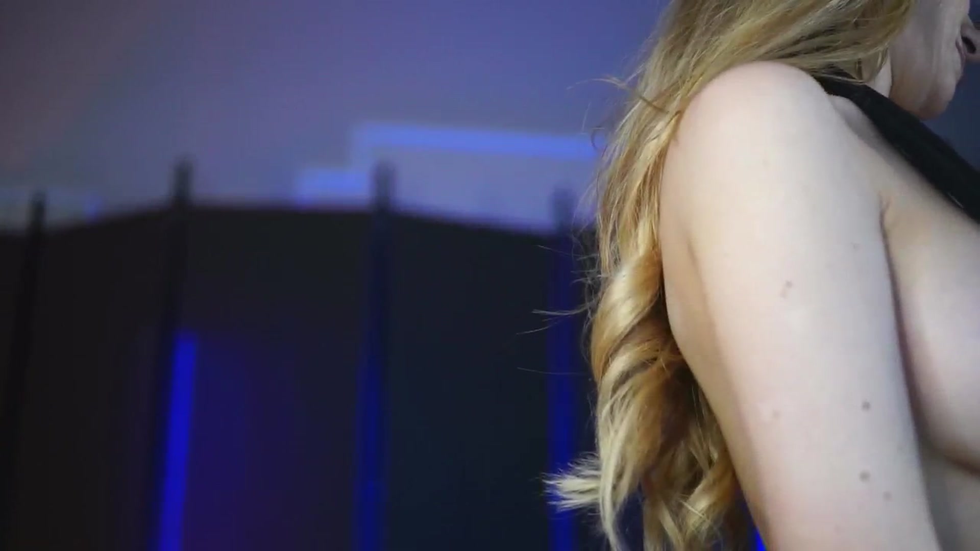 Gallery image thumbnail from LisaMoon's myfreecams stream on, 01/08/2025, 15:01 image 14 of 20