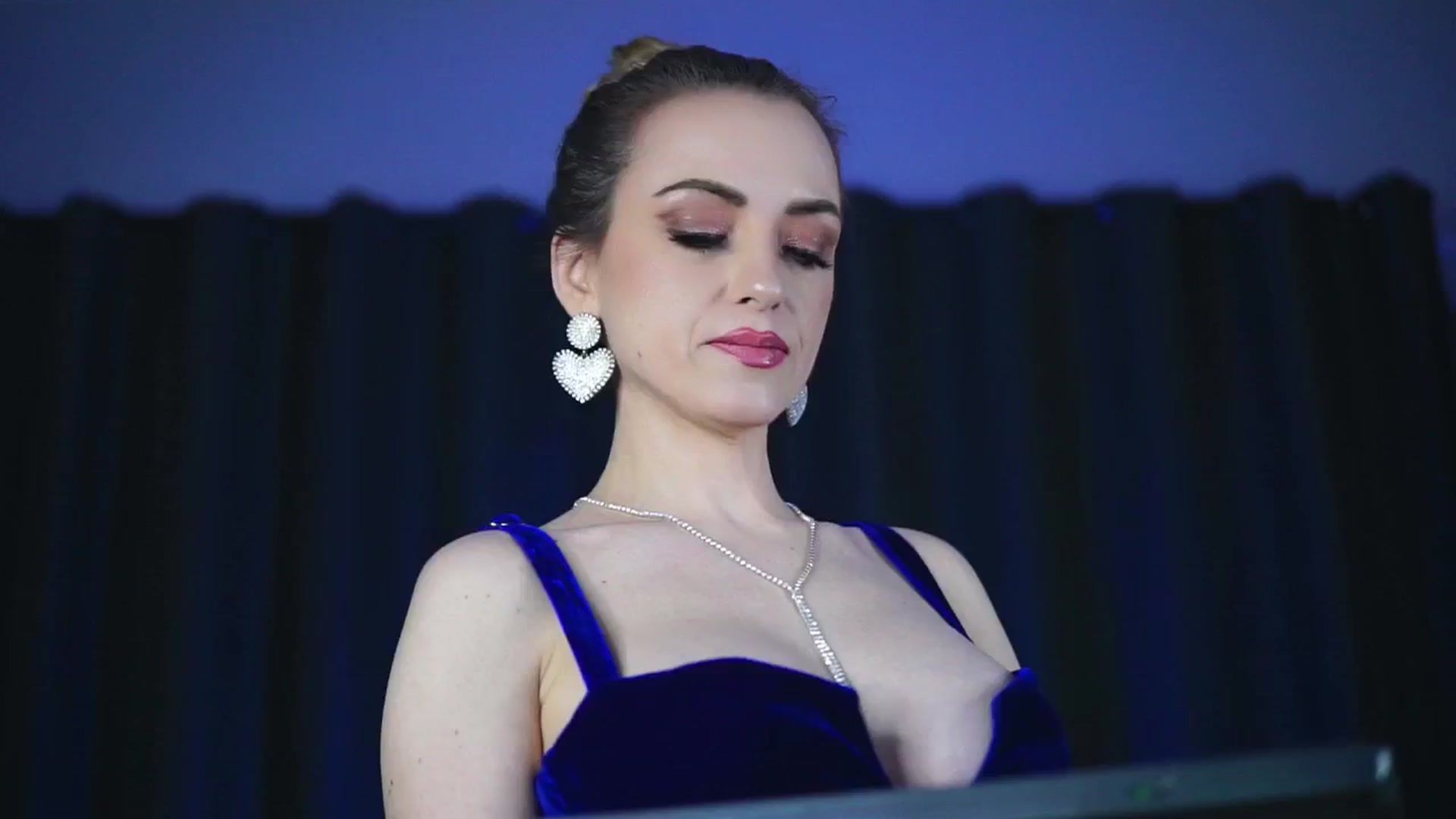 Gallery image thumbnail from LisaMoon's myfreecams stream on, 01/23/2025, 14:05 image 6 of 20
