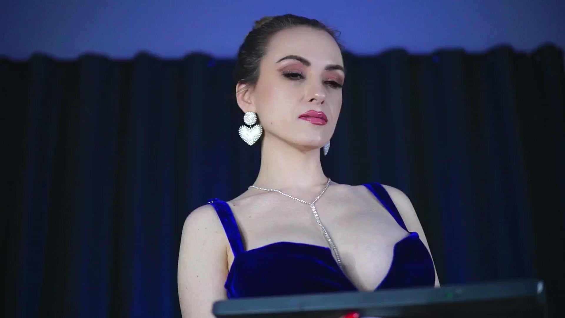Gallery image thumbnail from LisaMoon's myfreecams stream on, 01/23/2025, 14:05 image 19 of 20