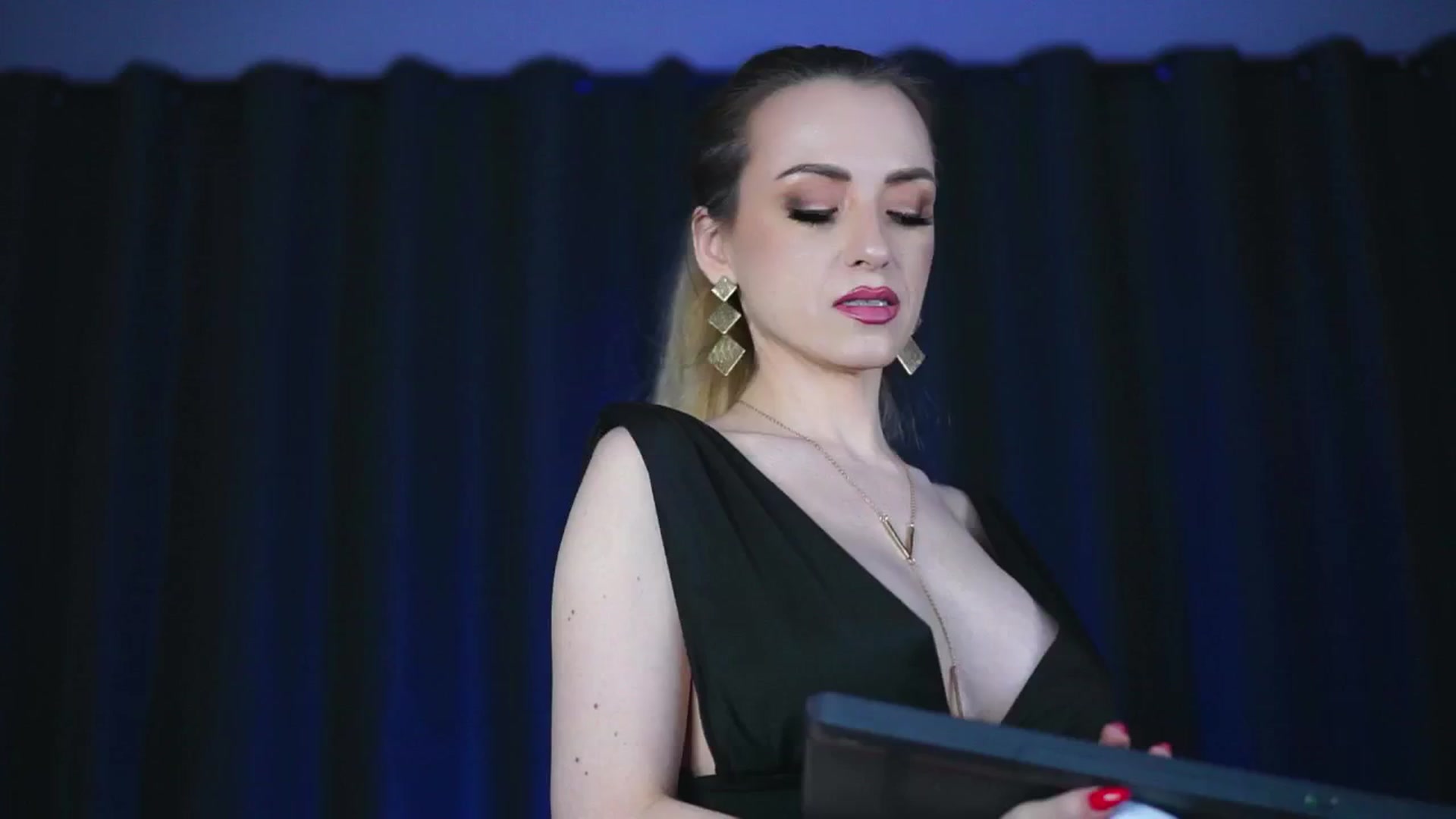 Gallery image thumbnail from LisaMoon's myfreecams stream on, 01/26/2025, 17:42 image 17 of 20