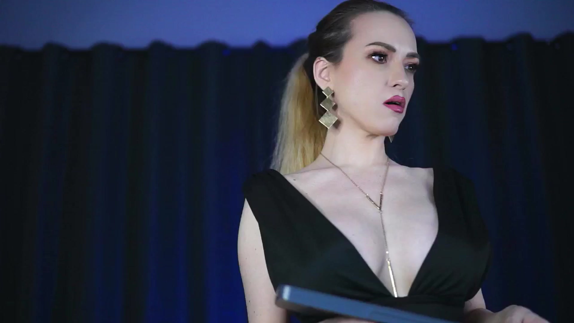 Gallery image thumbnail from LisaMoon's myfreecams stream on, 01/26/2025, 17:42 image 11 of 20